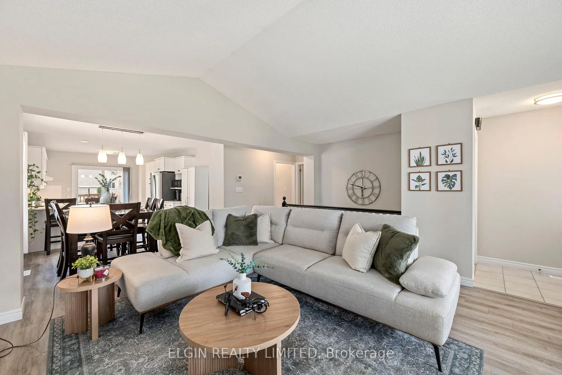 Photo 8 of 5 Rodney Crescent, St. Thomas — HOMEH