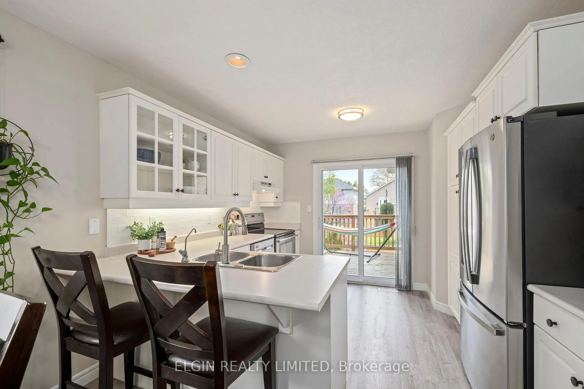 Photo 11 of 5 Rodney Crescent, St. Thomas — HOMEH
