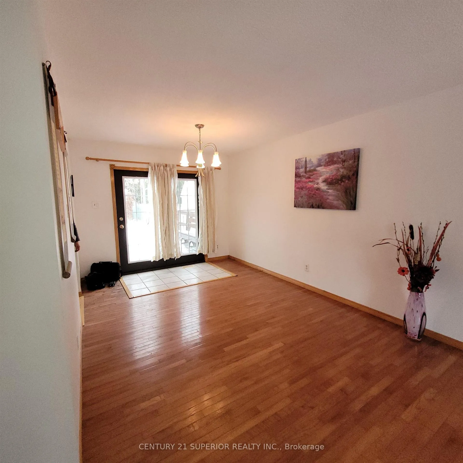 Photo 11 of 35 Bastedo Cres, Marathon — HOMEH