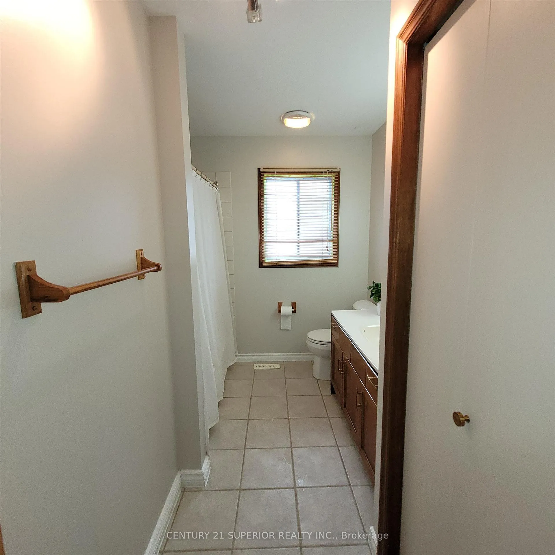 Photo 20 of 35 Bastedo Cres, Marathon — HOMEH
