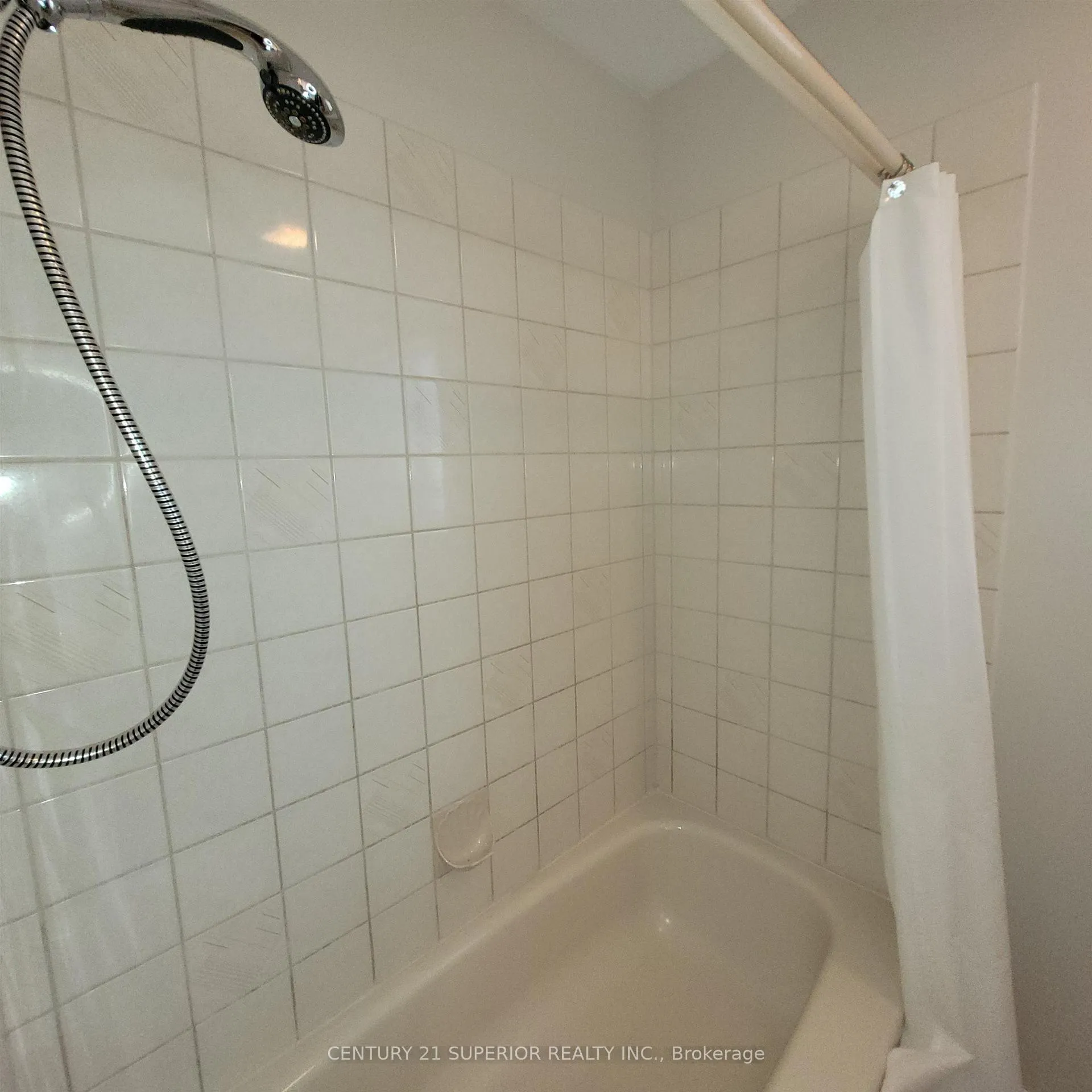Photo 23 of 35 Bastedo Cres, Marathon — HOMEH