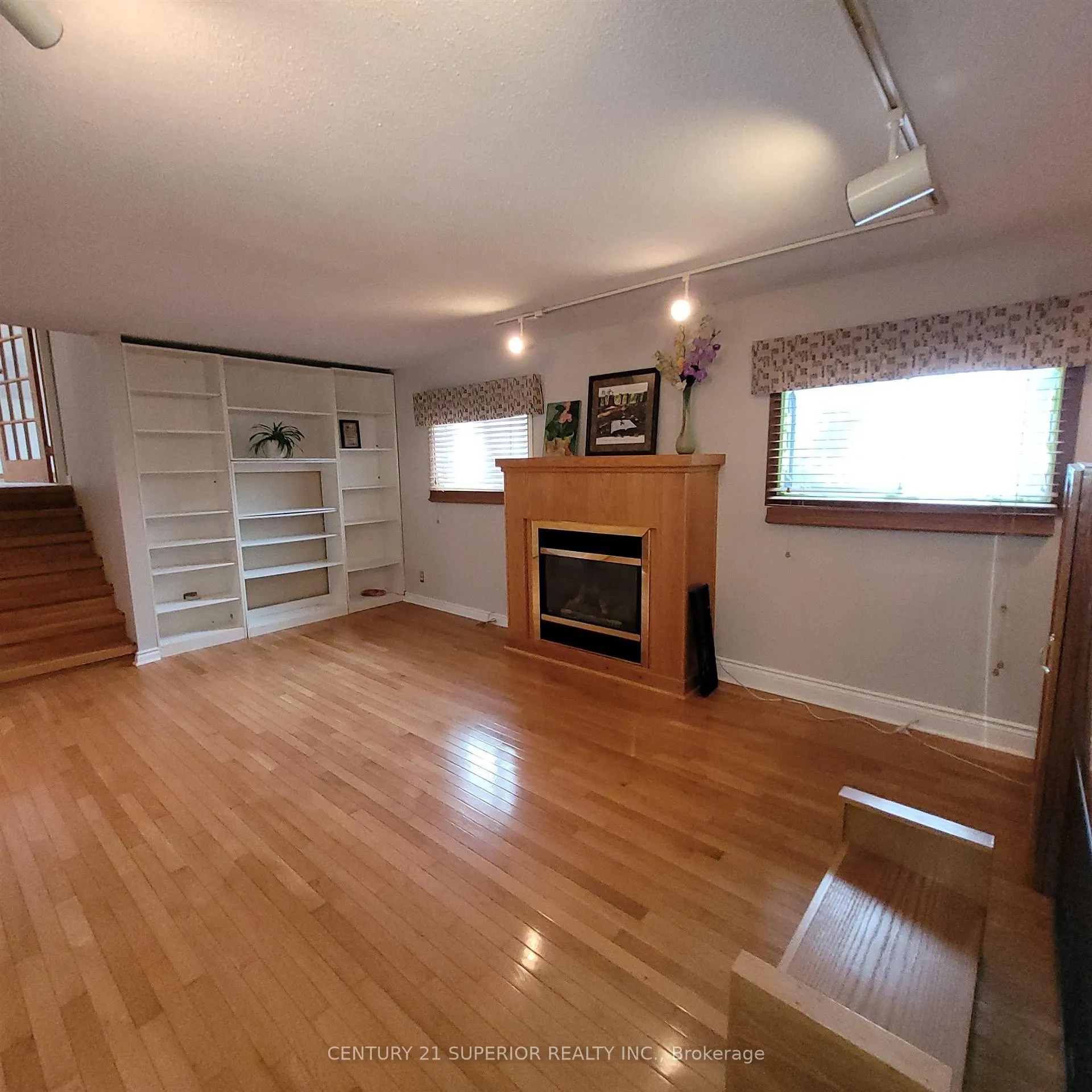 Photo 26 of 35 Bastedo Cres, Marathon — HOMEH