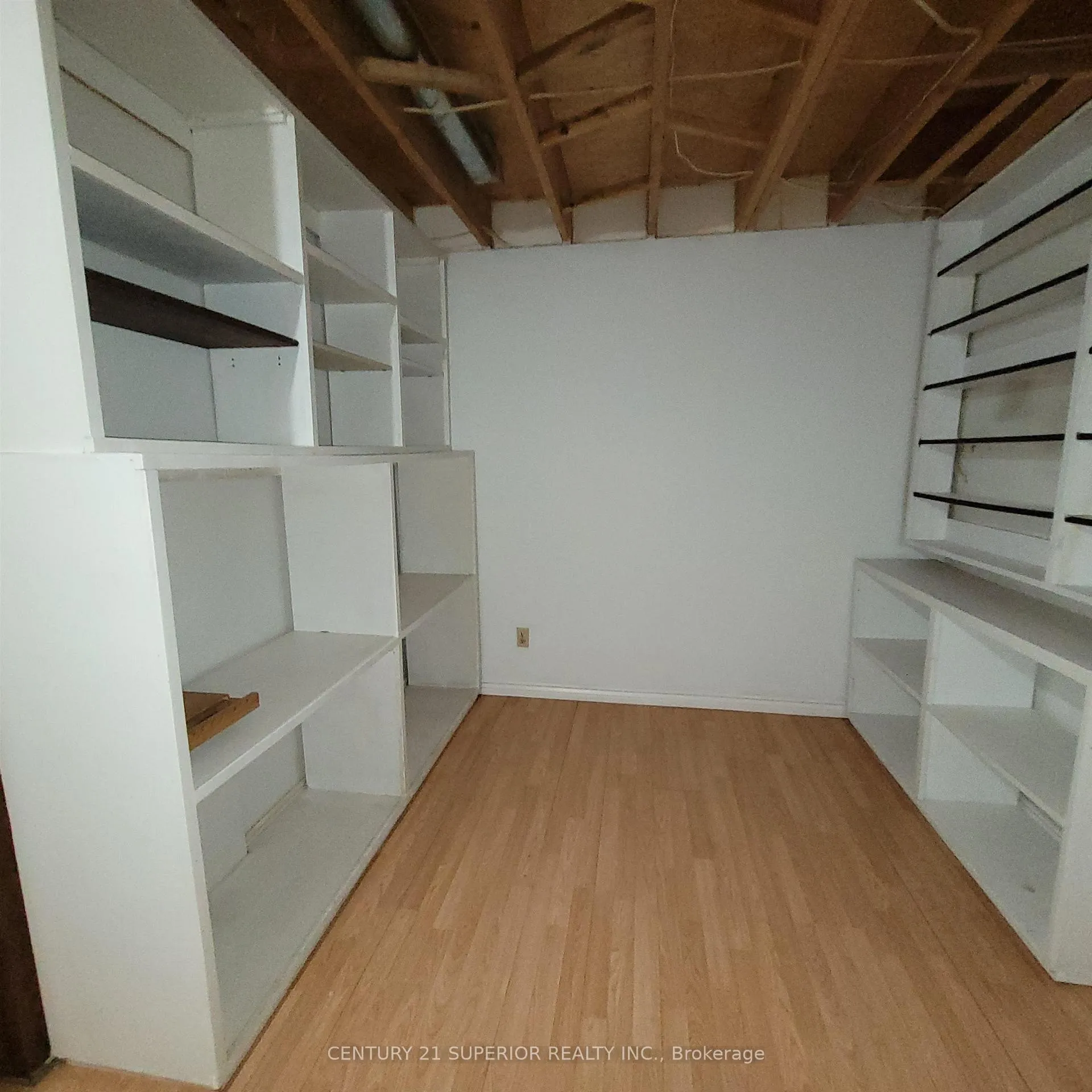 Photo 37 of 35 Bastedo Cres, Marathon — HOMEH