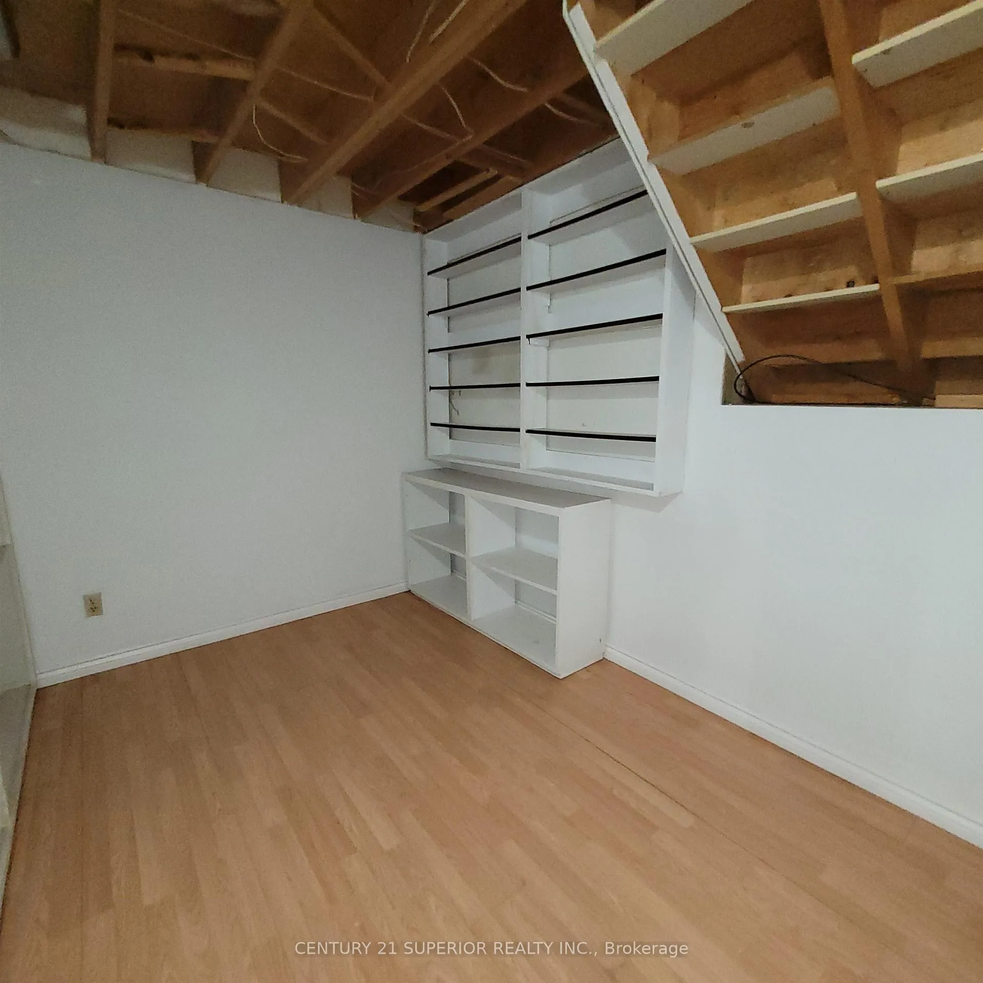Photo 38 of 35 Bastedo Cres, Marathon — HOMEH
