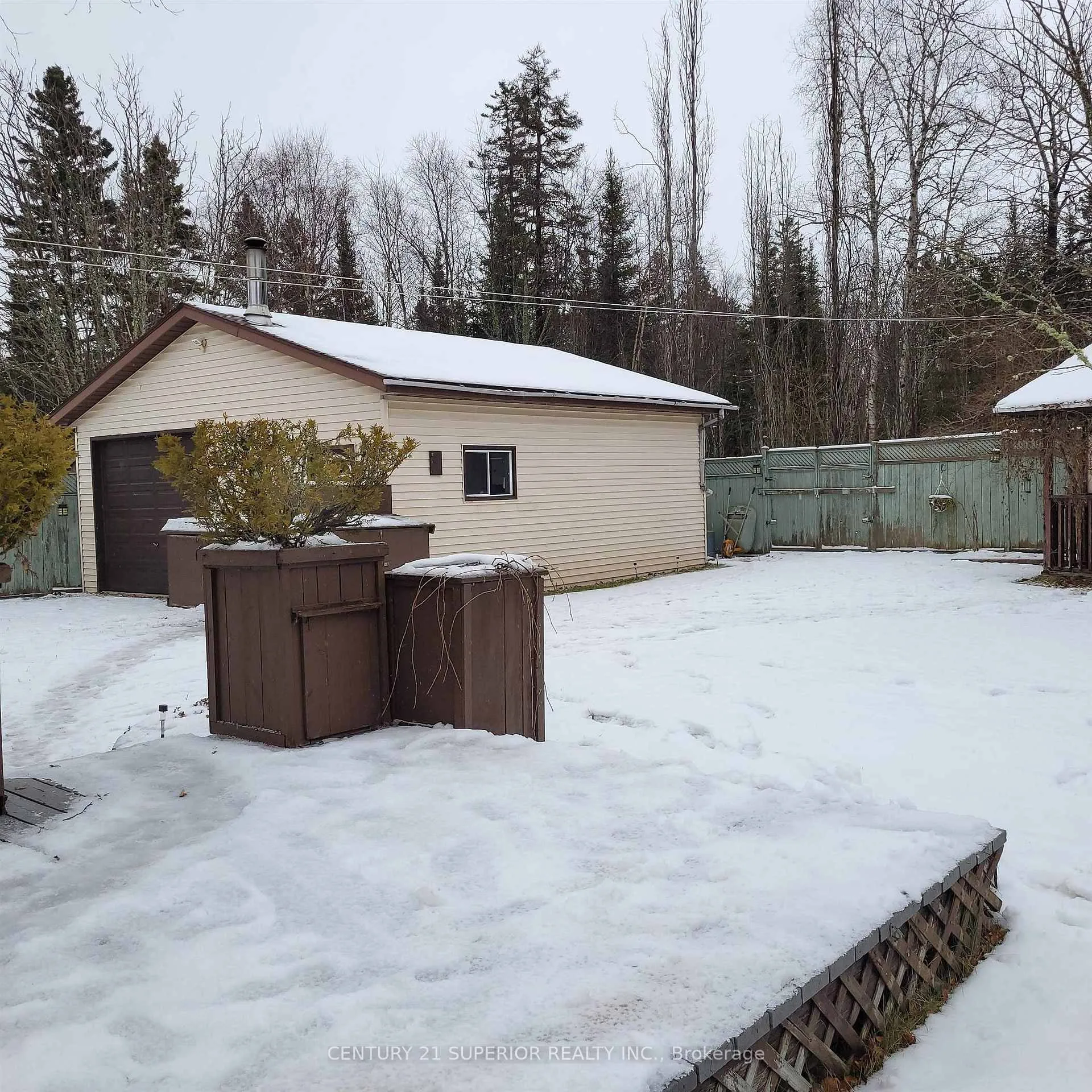Photo 46 of 35 Bastedo Cres, Marathon — HOMEH