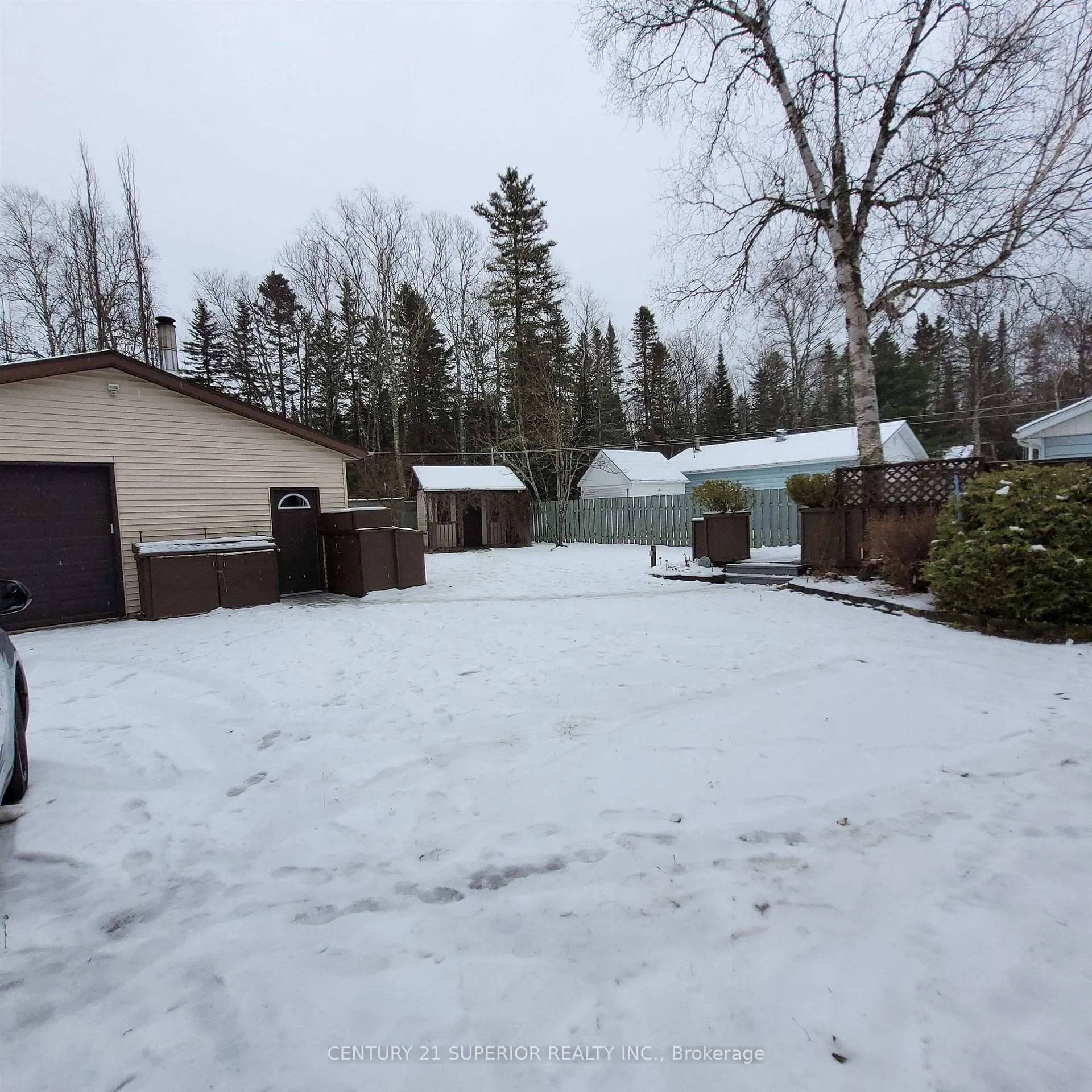 Photo 48 of 35 Bastedo Cres, Marathon — HOMEH