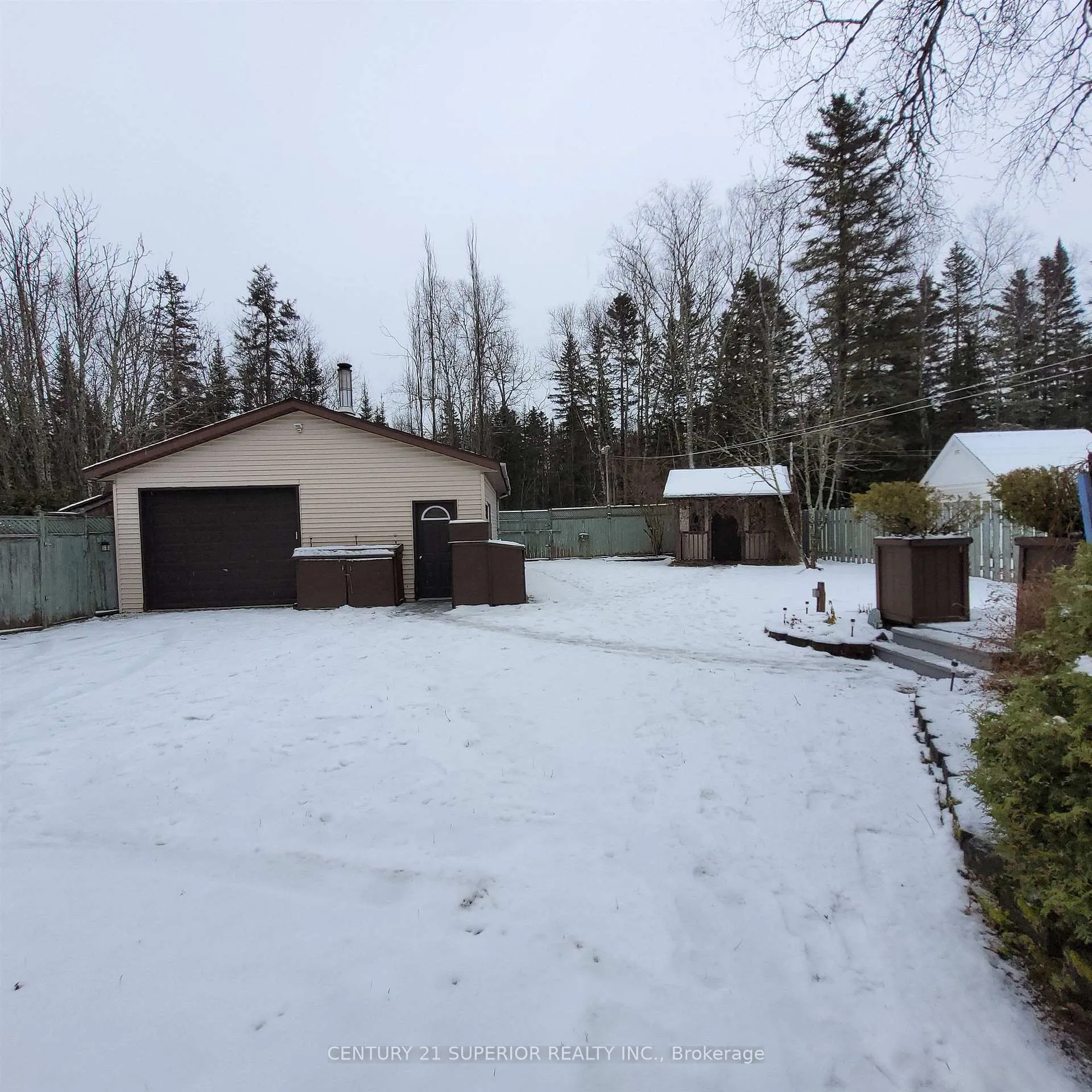 Photo 49 of 35 Bastedo Cres, Marathon — HOMEH