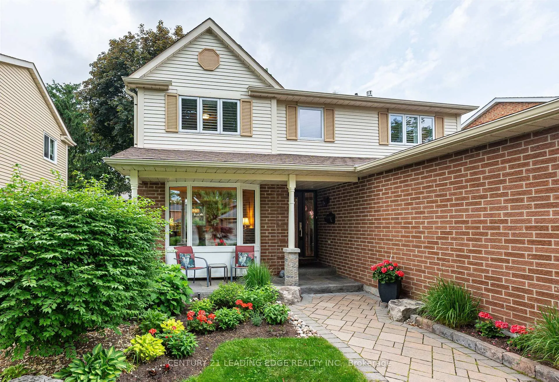 Photo 2 of 50 Meyer Circle, Markham, Markham Village — HOMEH