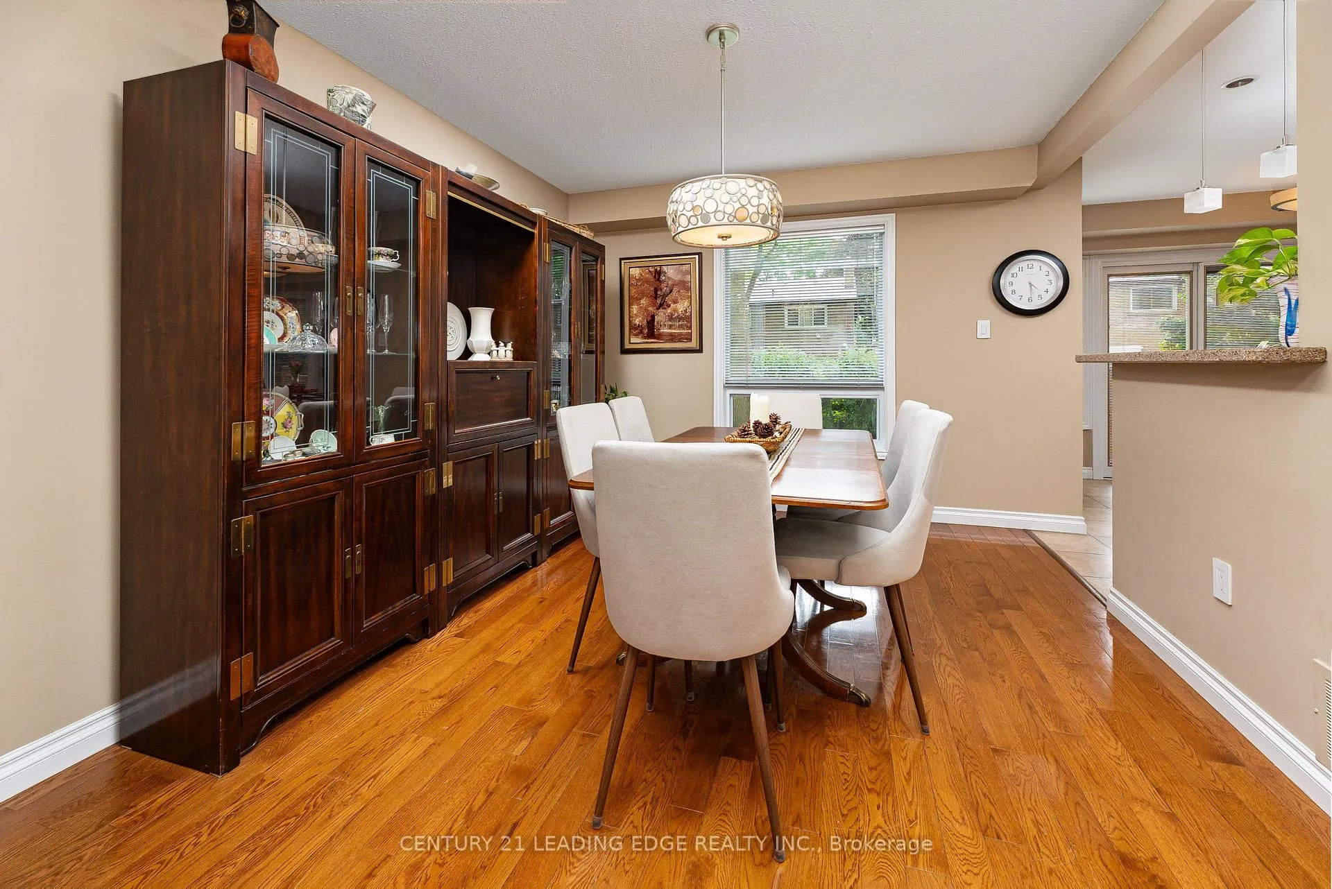 Photo 9 of 50 Meyer Circle, Markham, Markham Village — HOMEH