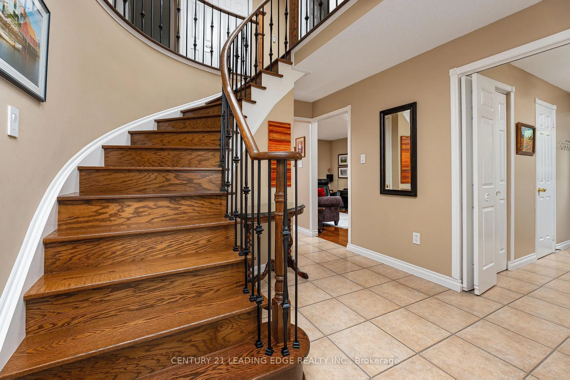 Photo 18 of 50 Meyer Circle, Markham, Markham Village — HOMEH