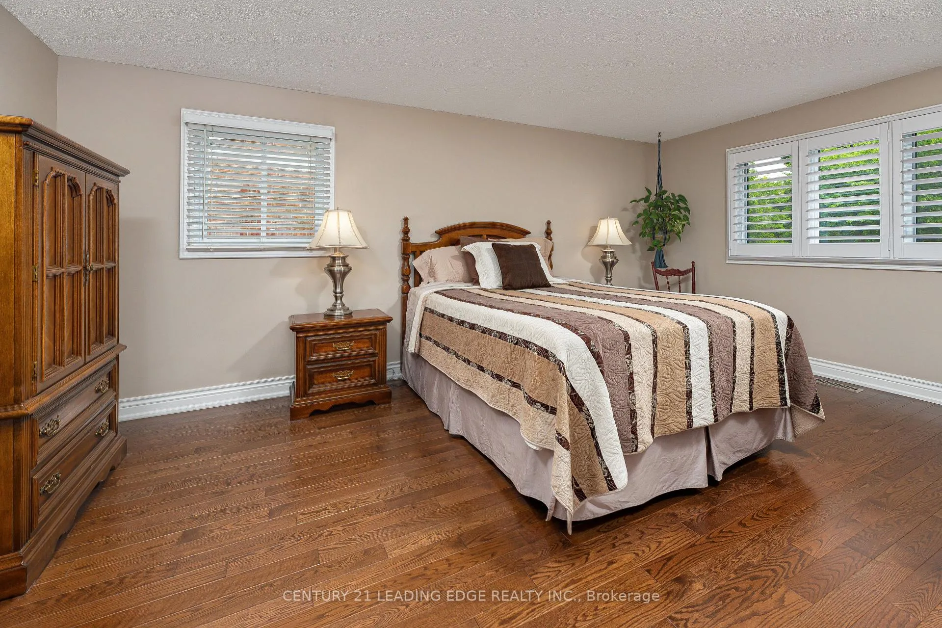 Photo 20 of 50 Meyer Circle, Markham, Markham Village — HOMEH