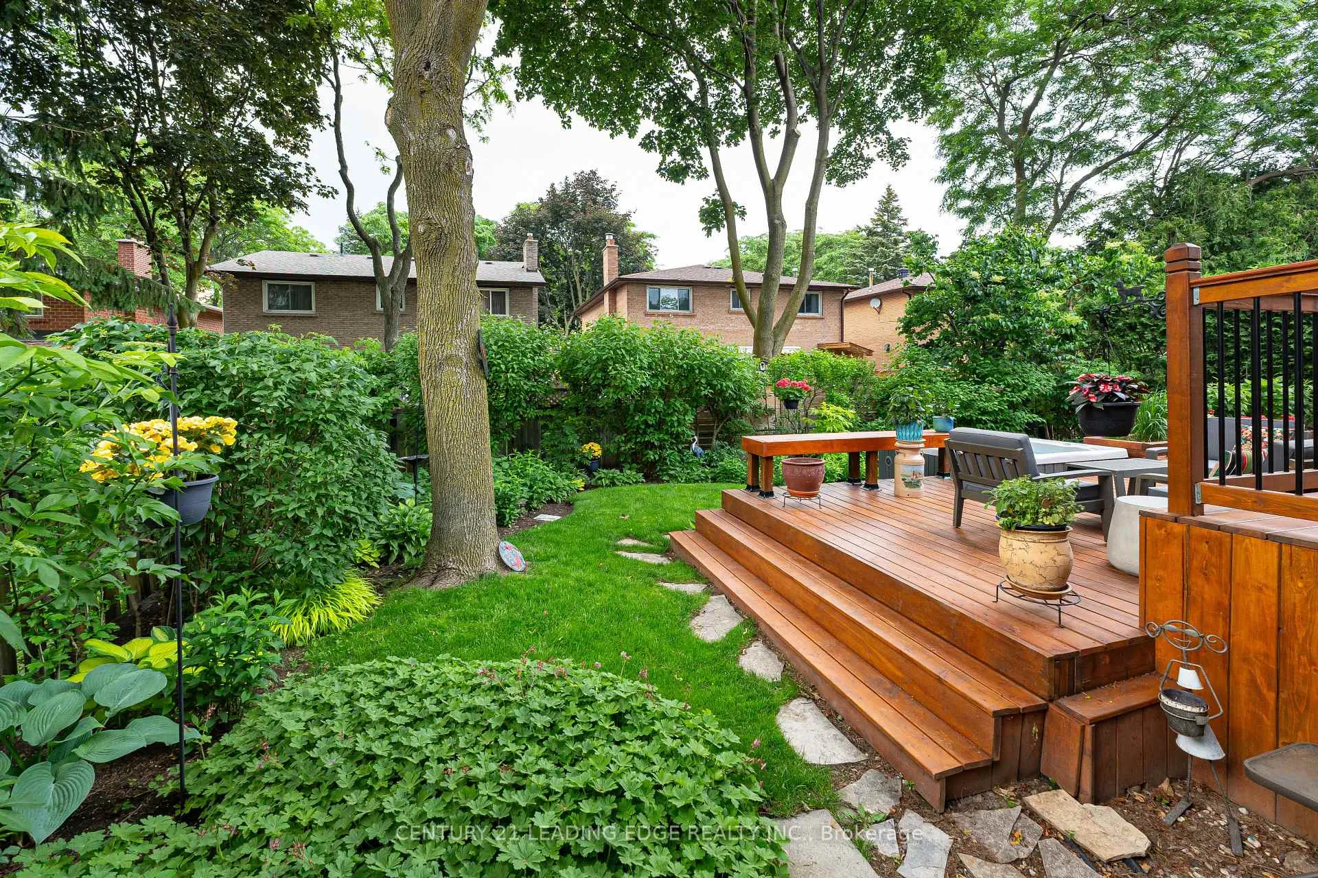 Photo 34 of 50 Meyer Circle, Markham, Markham Village — HOMEH