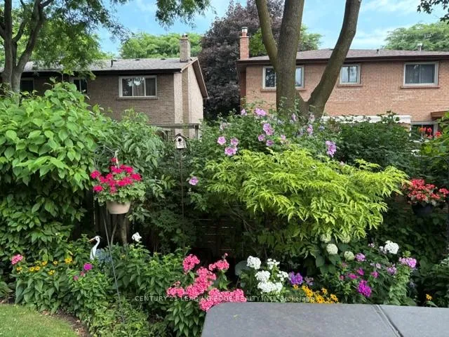 Photo 42 of 50 Meyer Circle, Markham, Markham Village — HOMEH
