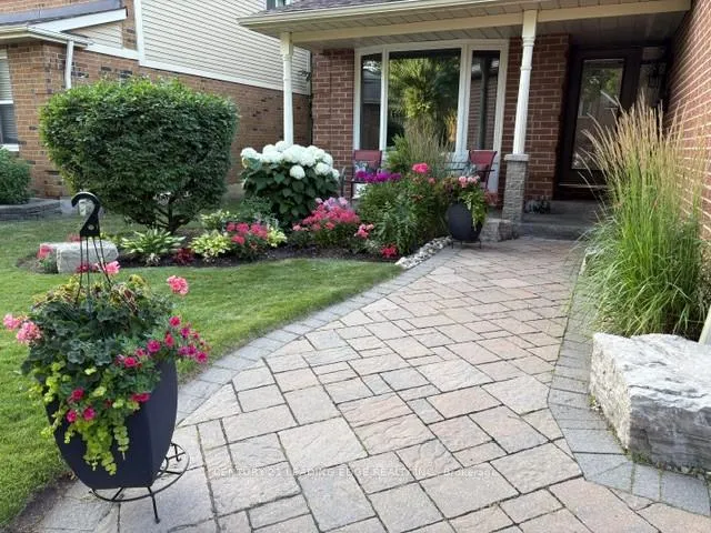 Photo 46 of 50 Meyer Circle, Markham, Markham Village — HOMEH