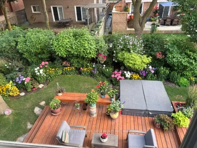 Photo 47 of 50 Meyer Circle, Markham, Markham Village — HOMEH