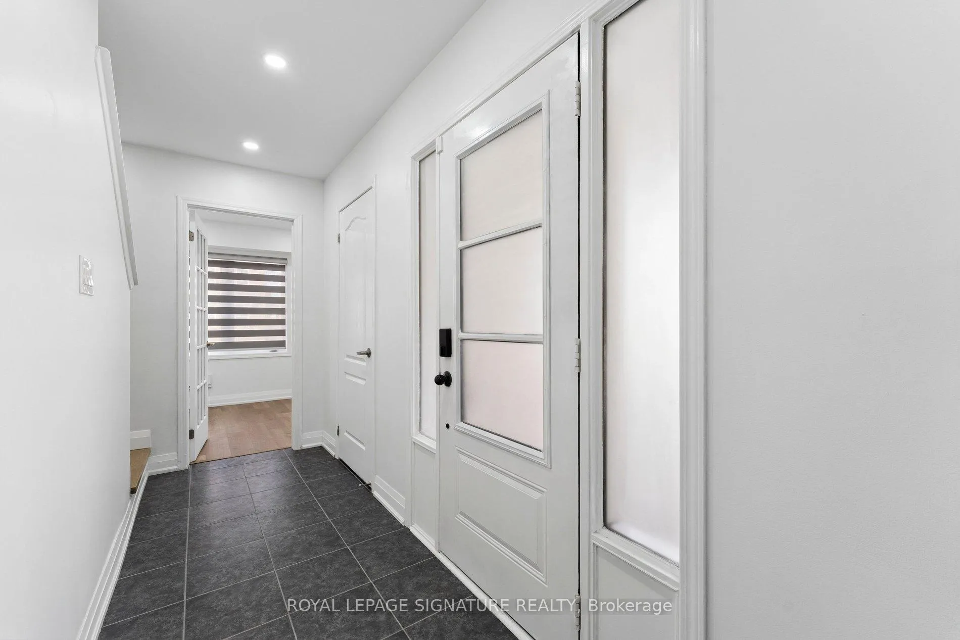 Photo 9 of 122 Baycliffe Crescent, Brampton, Northwest Brampton — HOMEH