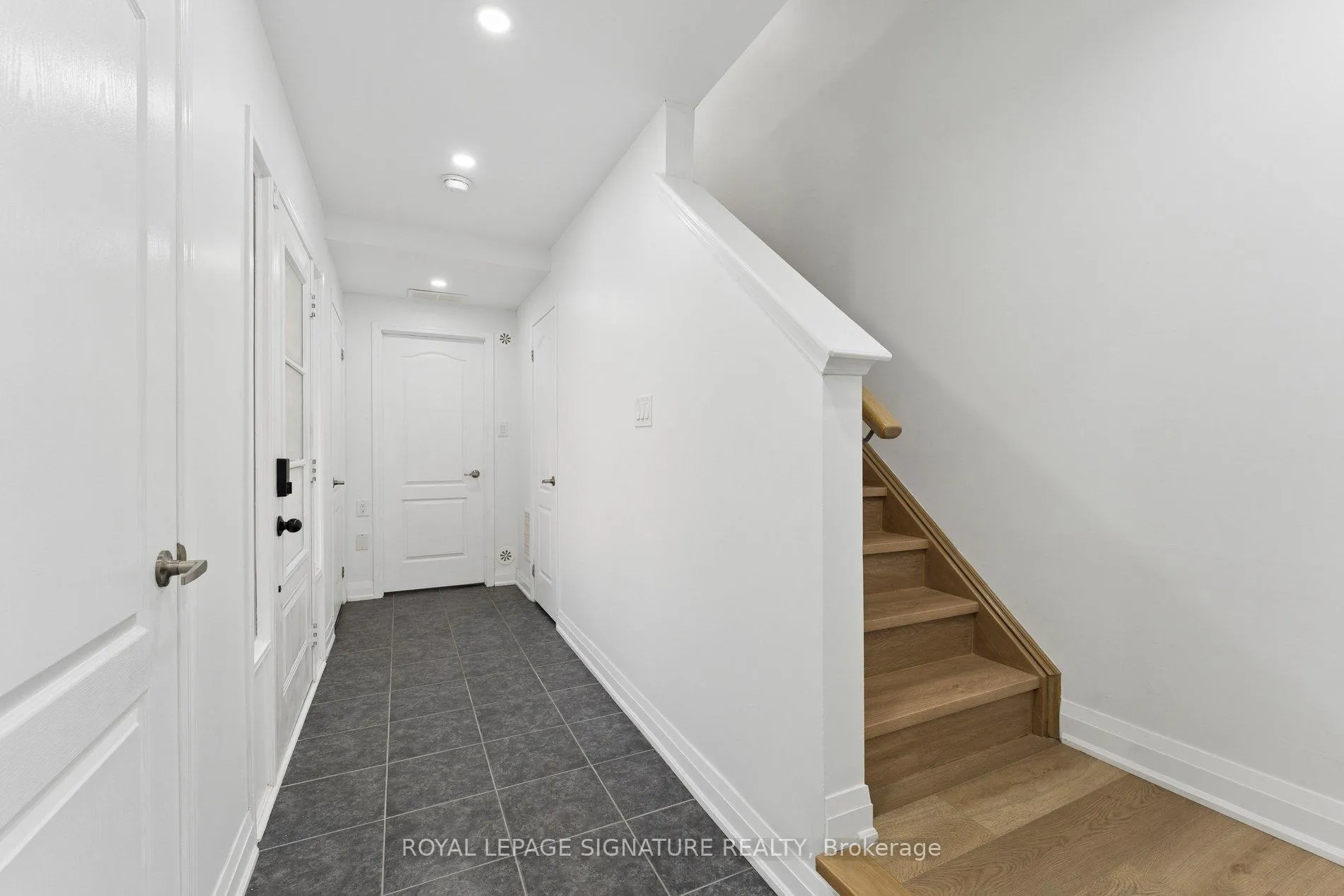 Photo 20 of 122 Baycliffe Crescent, Brampton, Northwest Brampton — HOMEH