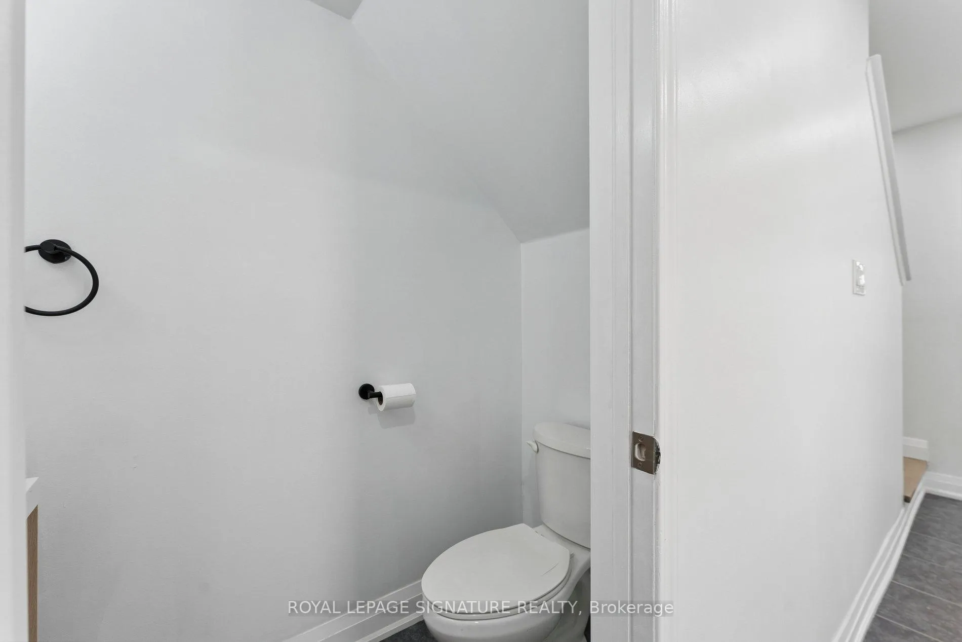Photo 21 of 122 Baycliffe Crescent, Brampton, Northwest Brampton — HOMEH