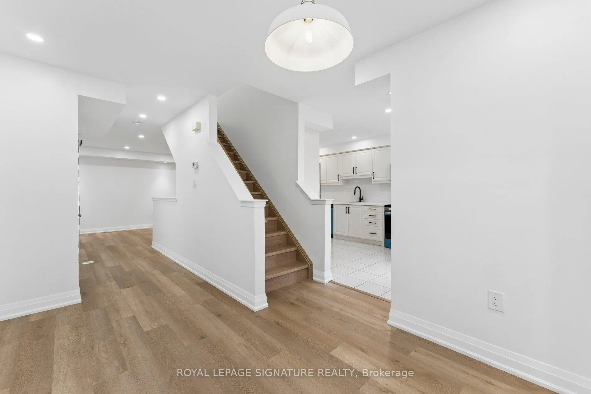 Photo 23 of 122 Baycliffe Crescent, Brampton, Northwest Brampton — HOMEH