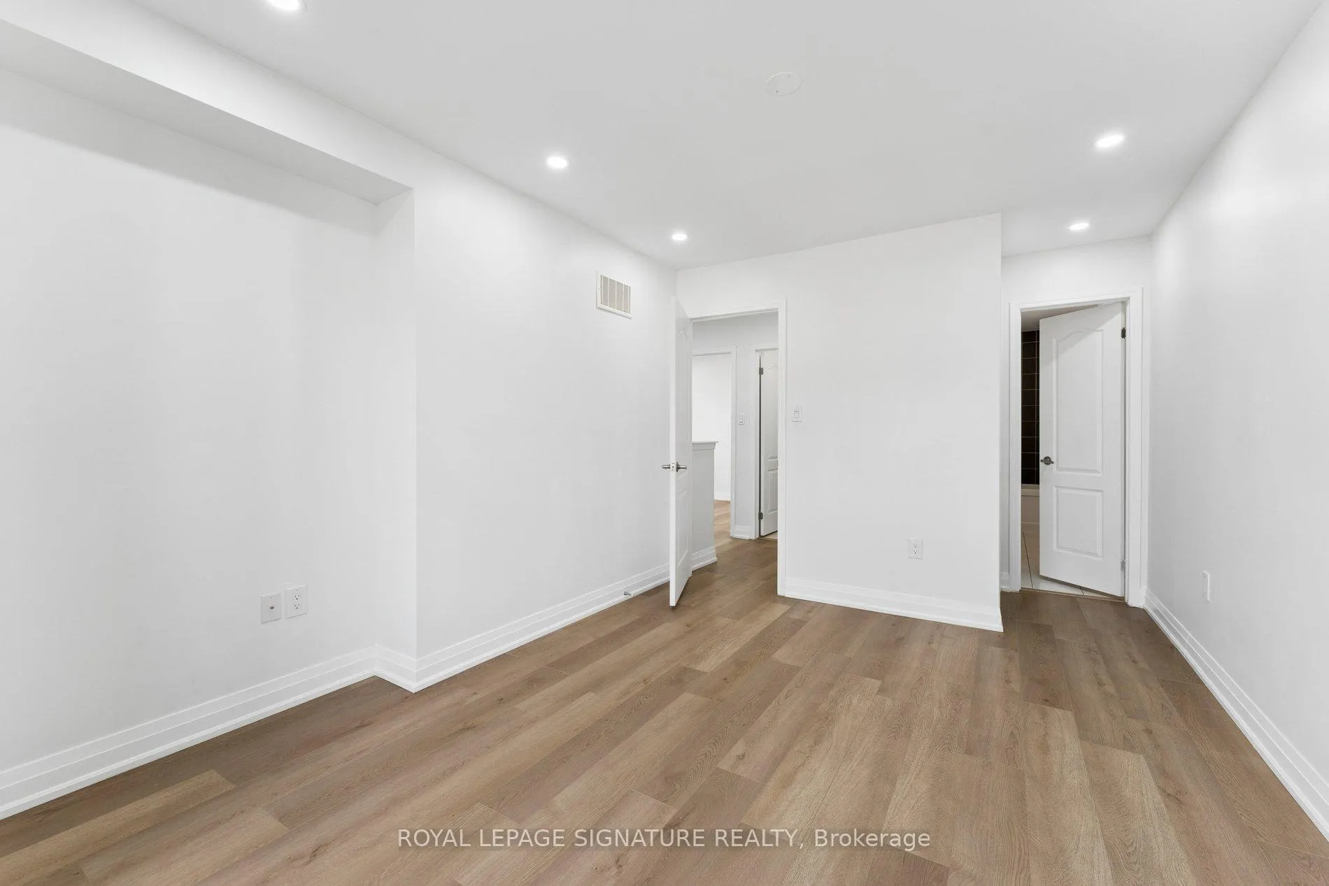 Photo 27 of 122 Baycliffe Crescent, Brampton, Northwest Brampton — HOMEH