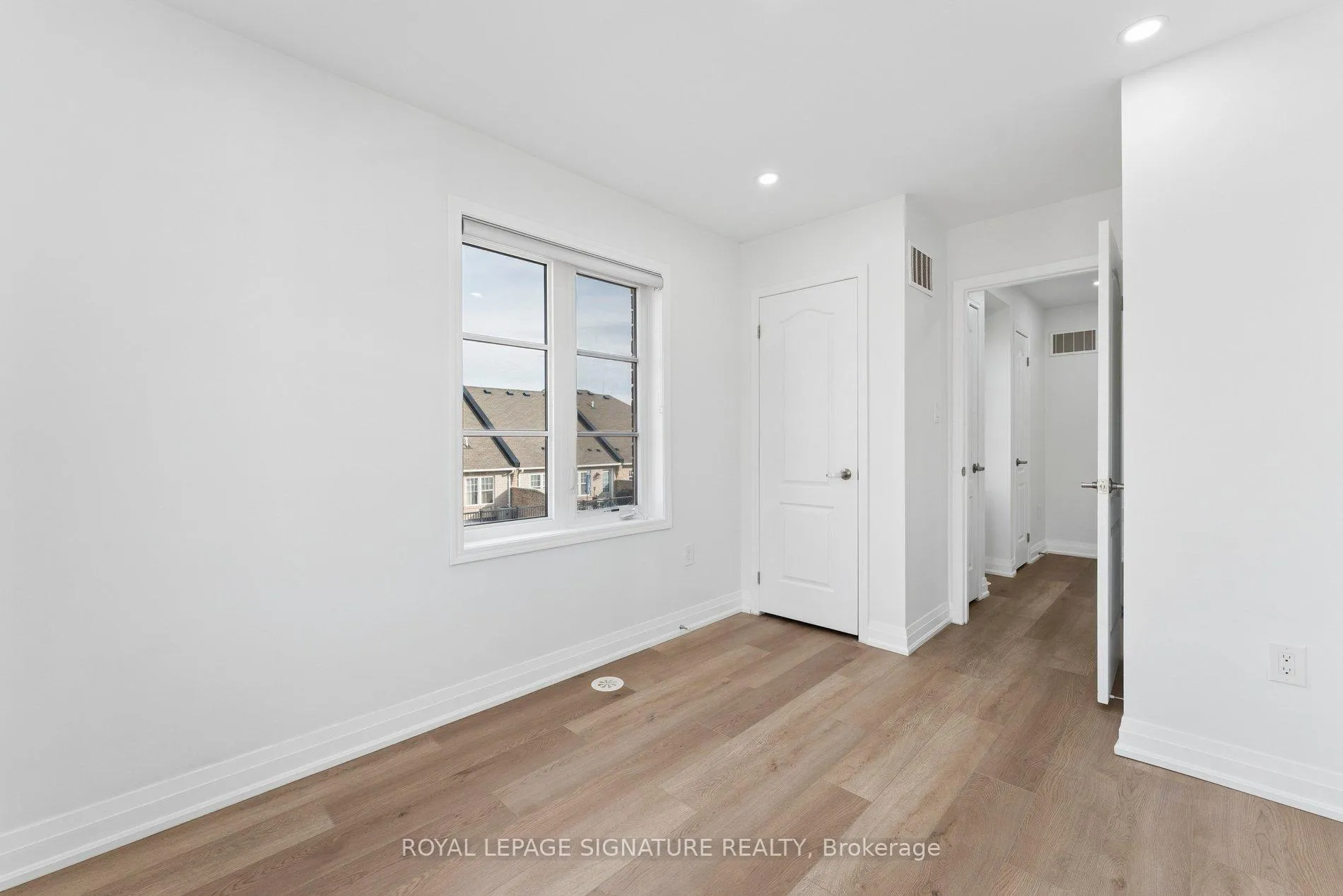 Photo 37 of 122 Baycliffe Crescent, Brampton, Northwest Brampton — HOMEH