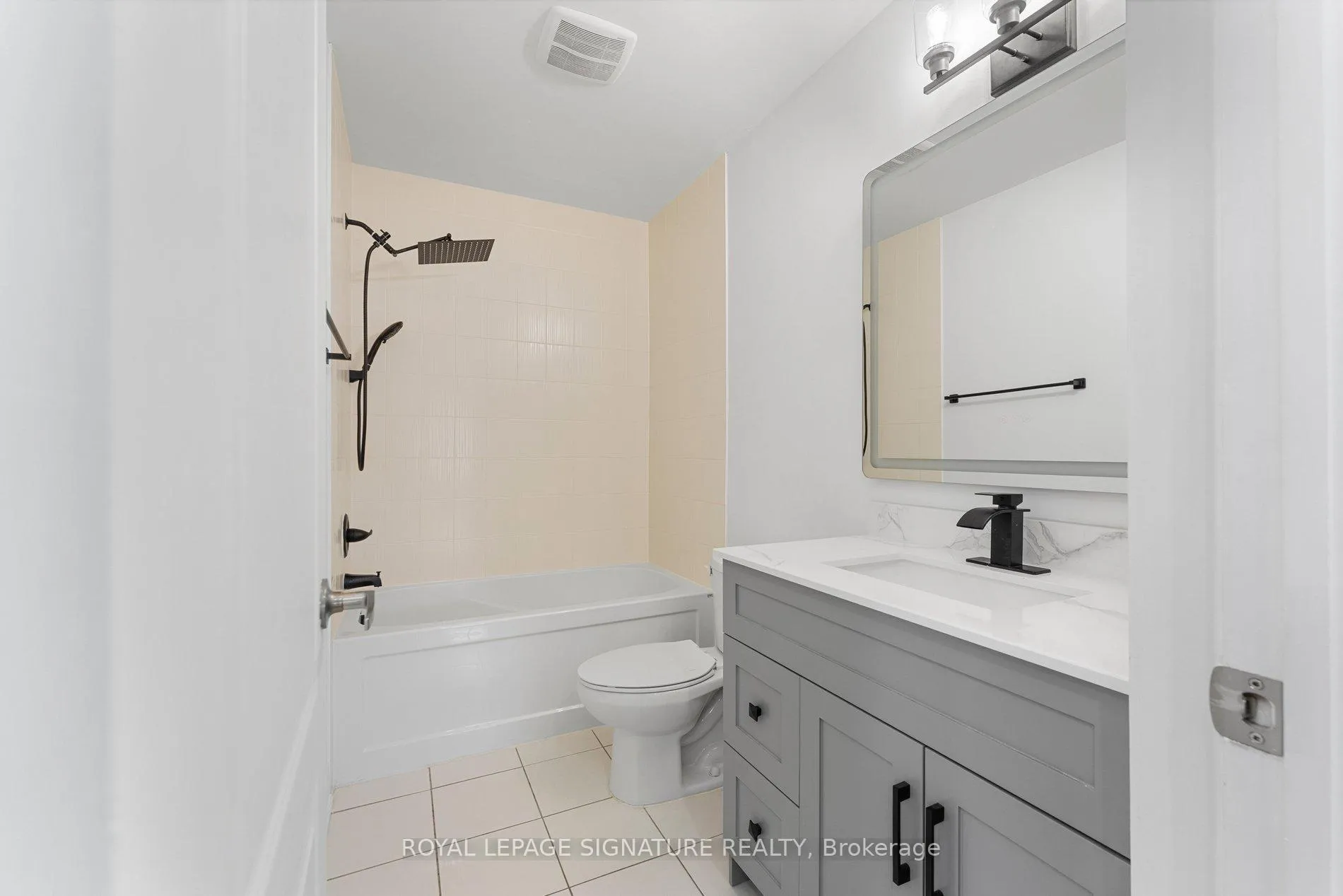 Photo 50 of 122 Baycliffe Crescent, Brampton, Northwest Brampton — HOMEH
