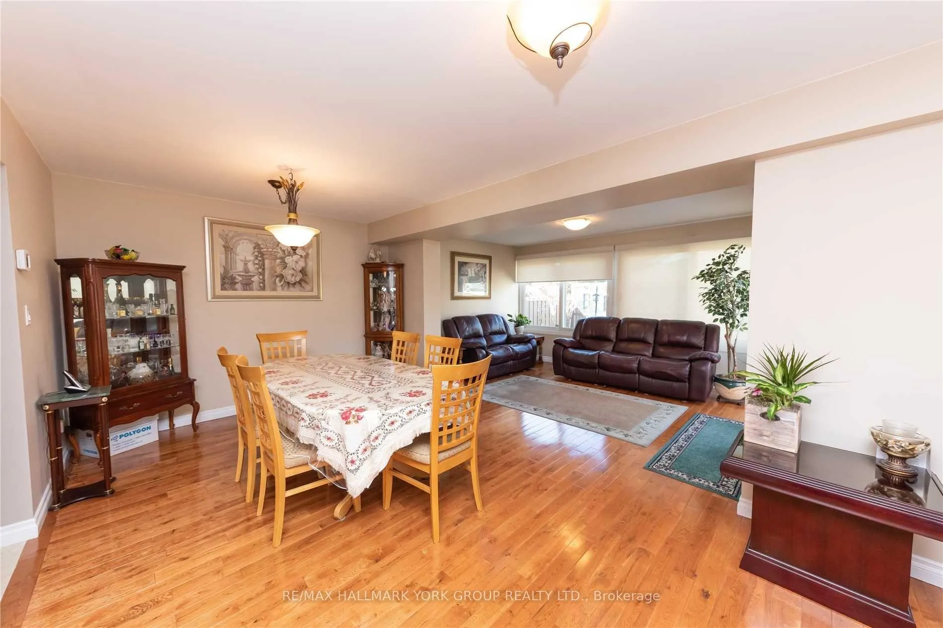 Photo 6 of 22 Cashel Court, Aurora, Aurora Highlands — HOMEH