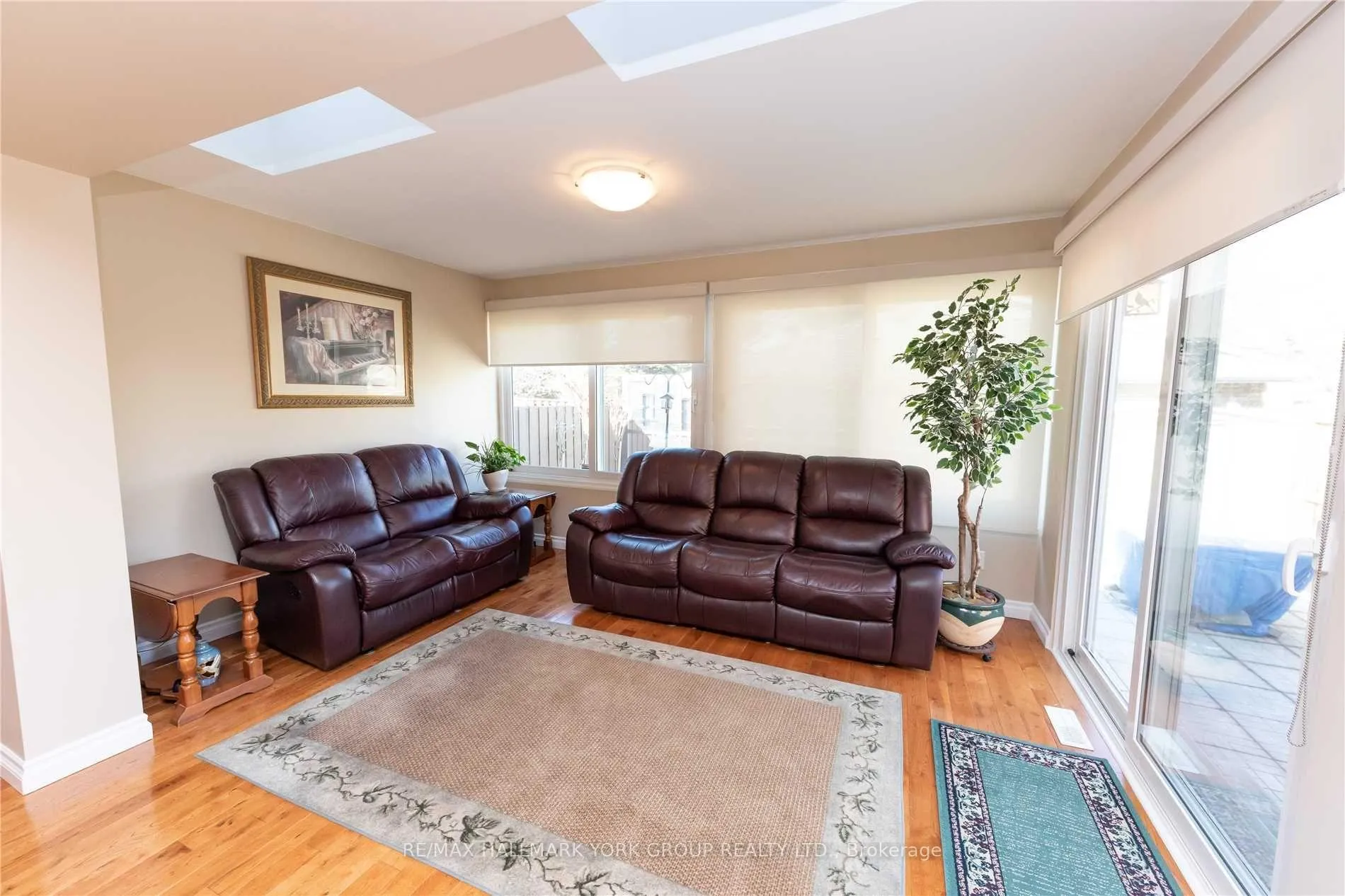 Photo 7 of 22 Cashel Court, Aurora, Aurora Highlands — HOMEH
