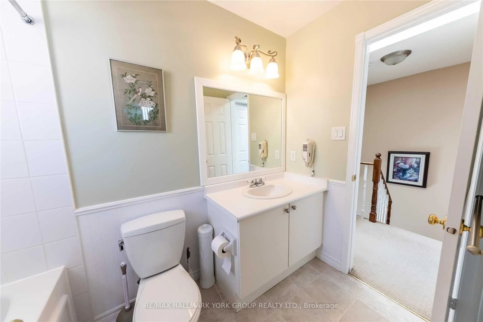 Photo 10 of 22 Cashel Court, Aurora, Aurora Highlands — HOMEH