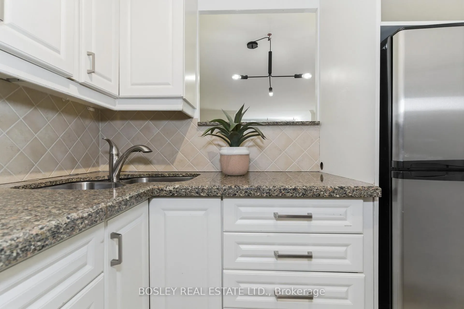Photo 14 of Unit 210, 335 Lonsdale Road, Toronto, Forest Hill South — HOMEH