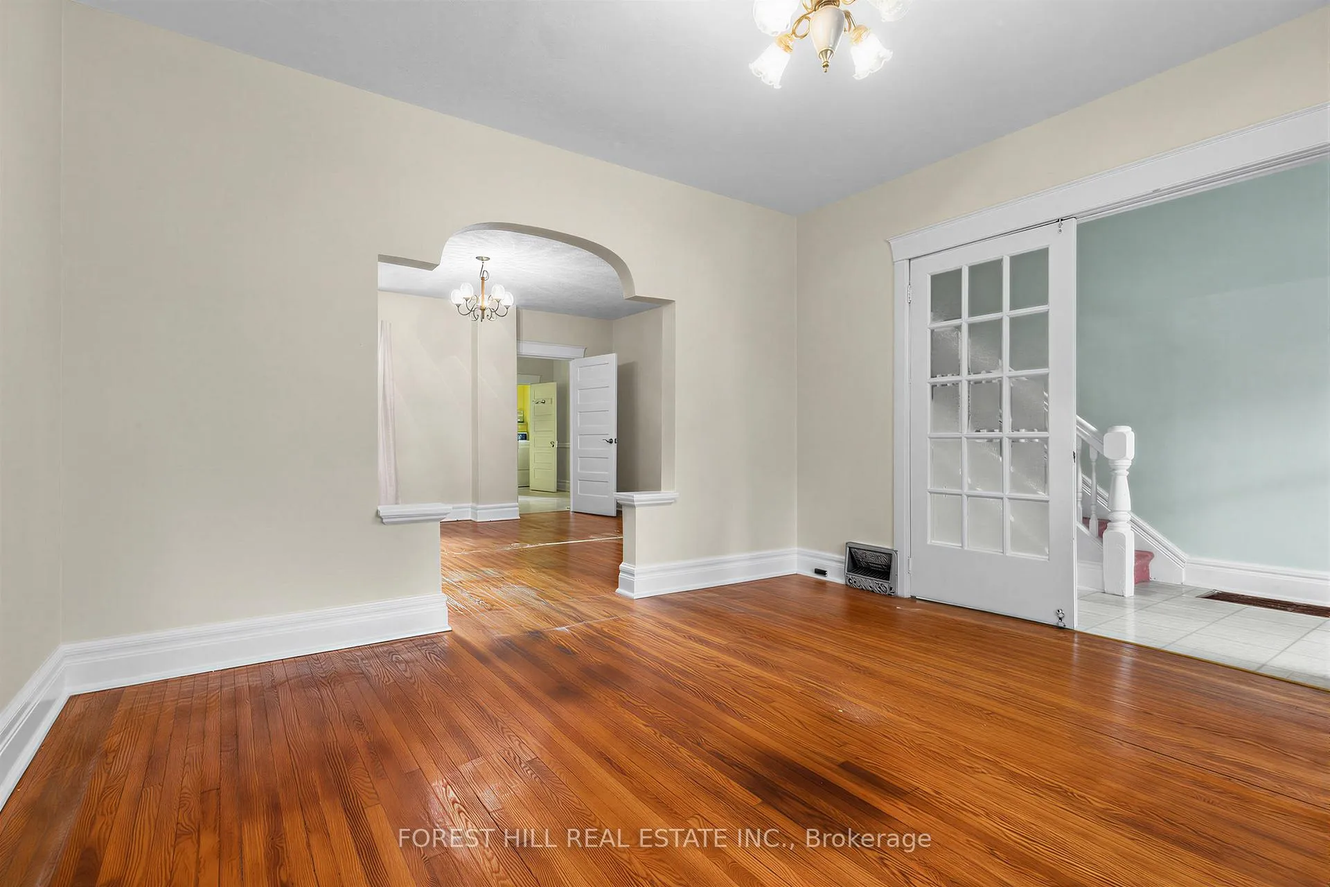 Photo 5 of 12 Osborne Avenue, Toronto, East End-Danforth — HOMEH
