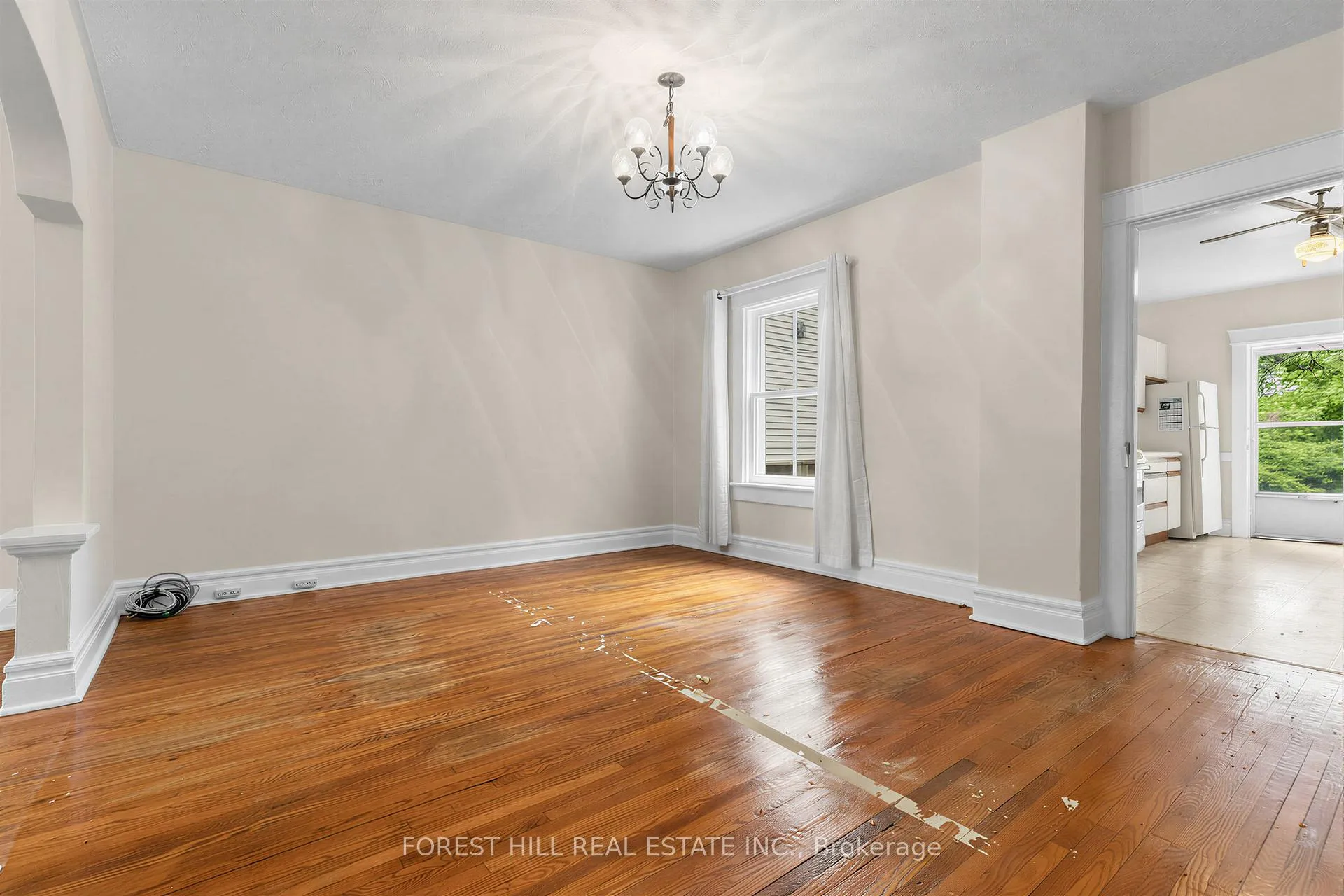 Photo 9 of 12 Osborne Avenue, Toronto, East End-Danforth — HOMEH