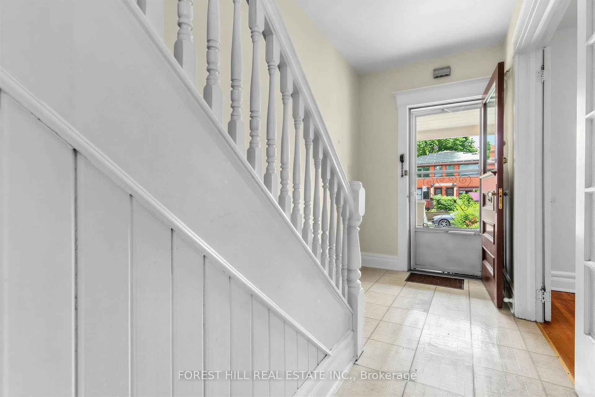 Photo 10 of 12 Osborne Avenue, Toronto, East End-Danforth — HOMEH