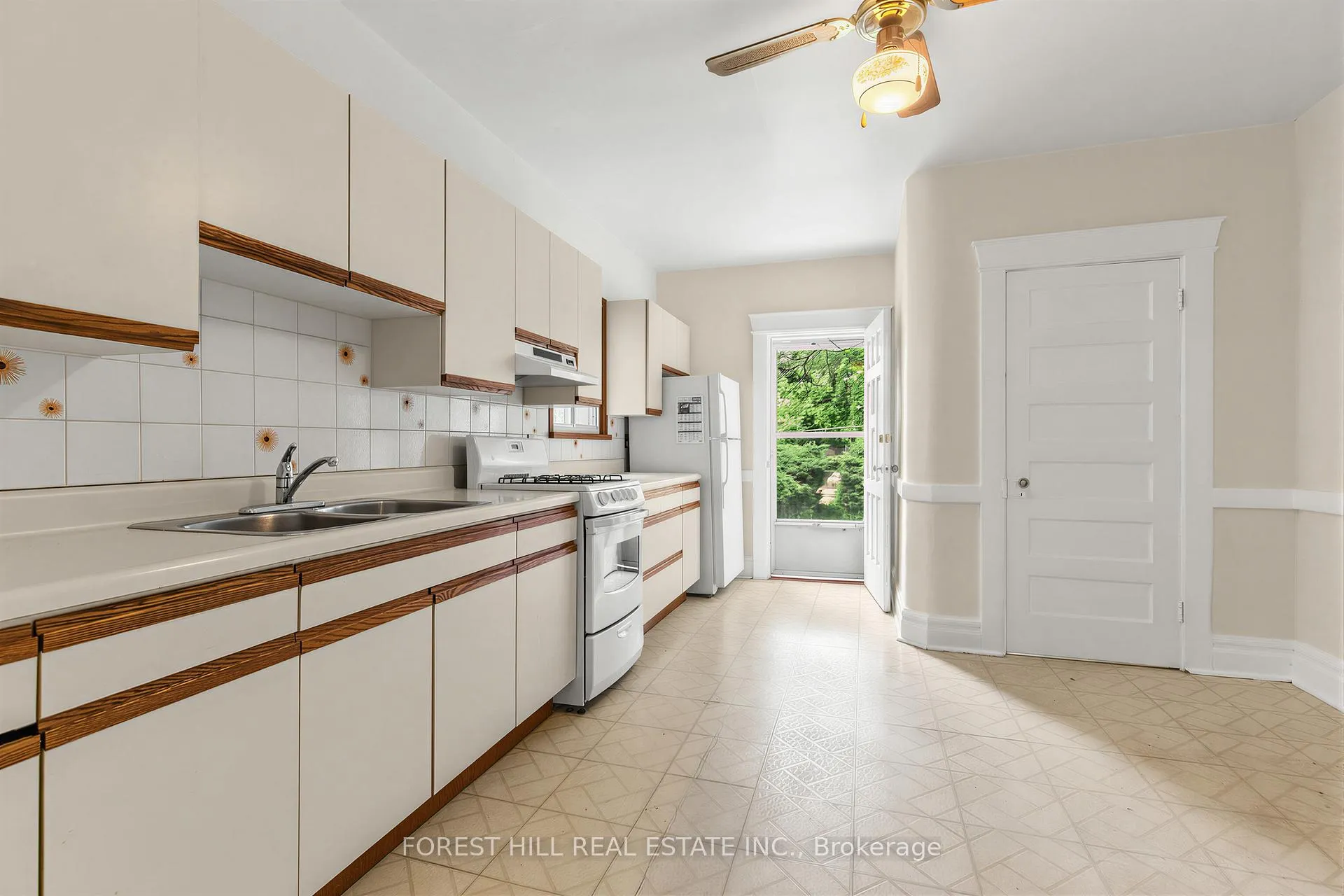 Photo 12 of 12 Osborne Avenue, Toronto, East End-Danforth — HOMEH