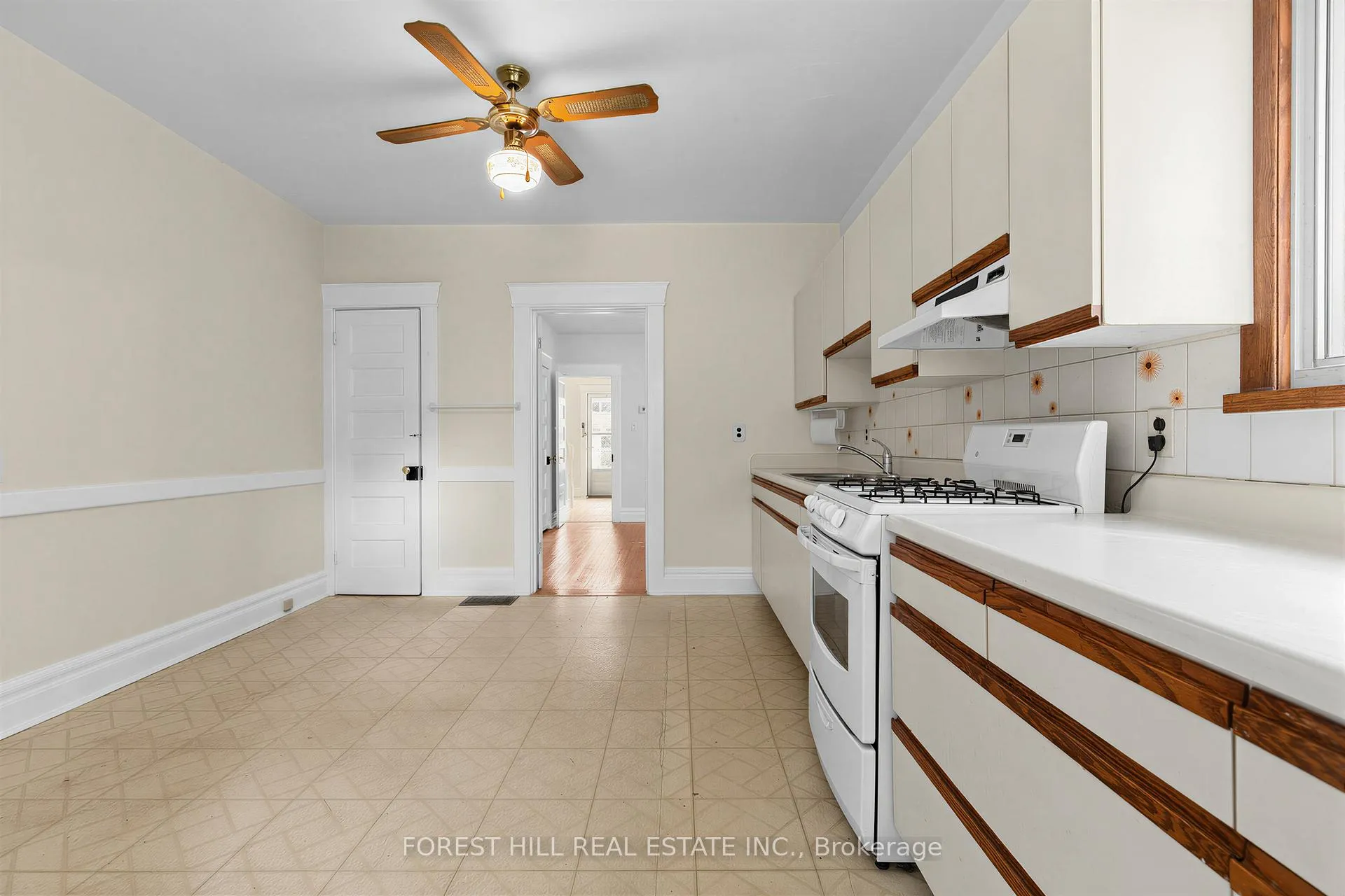 Photo 13 of 12 Osborne Avenue, Toronto, East End-Danforth — HOMEH