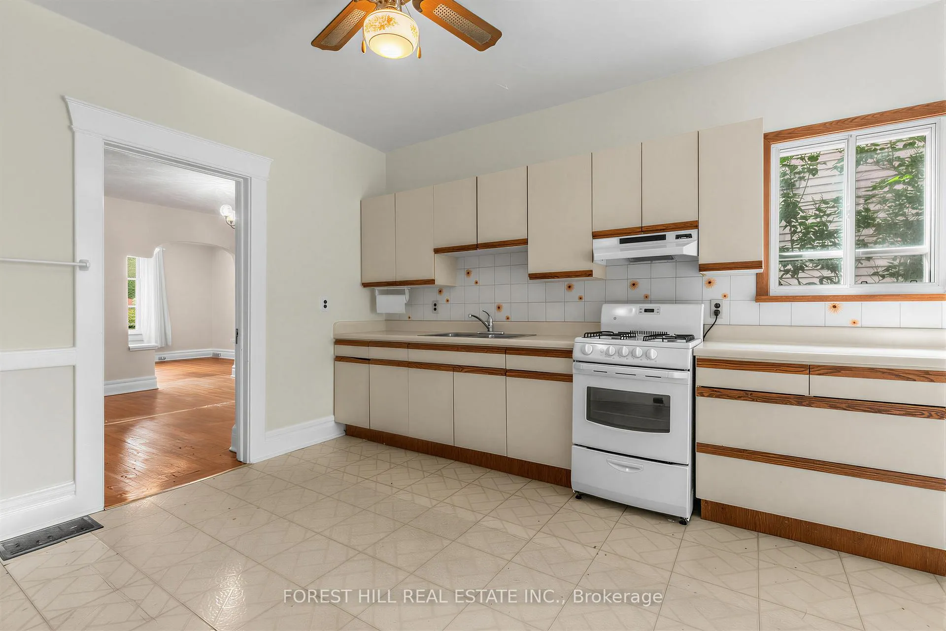 Photo 14 of 12 Osborne Avenue, Toronto, East End-Danforth — HOMEH