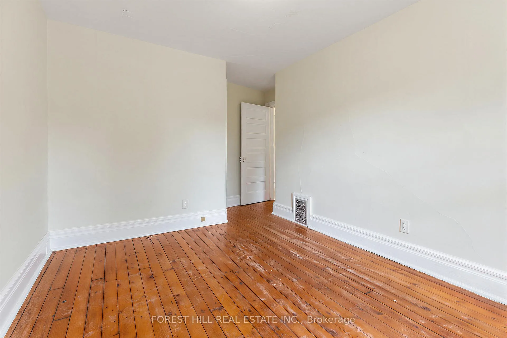 Photo 23 of 12 Osborne Avenue, Toronto, East End-Danforth — HOMEH