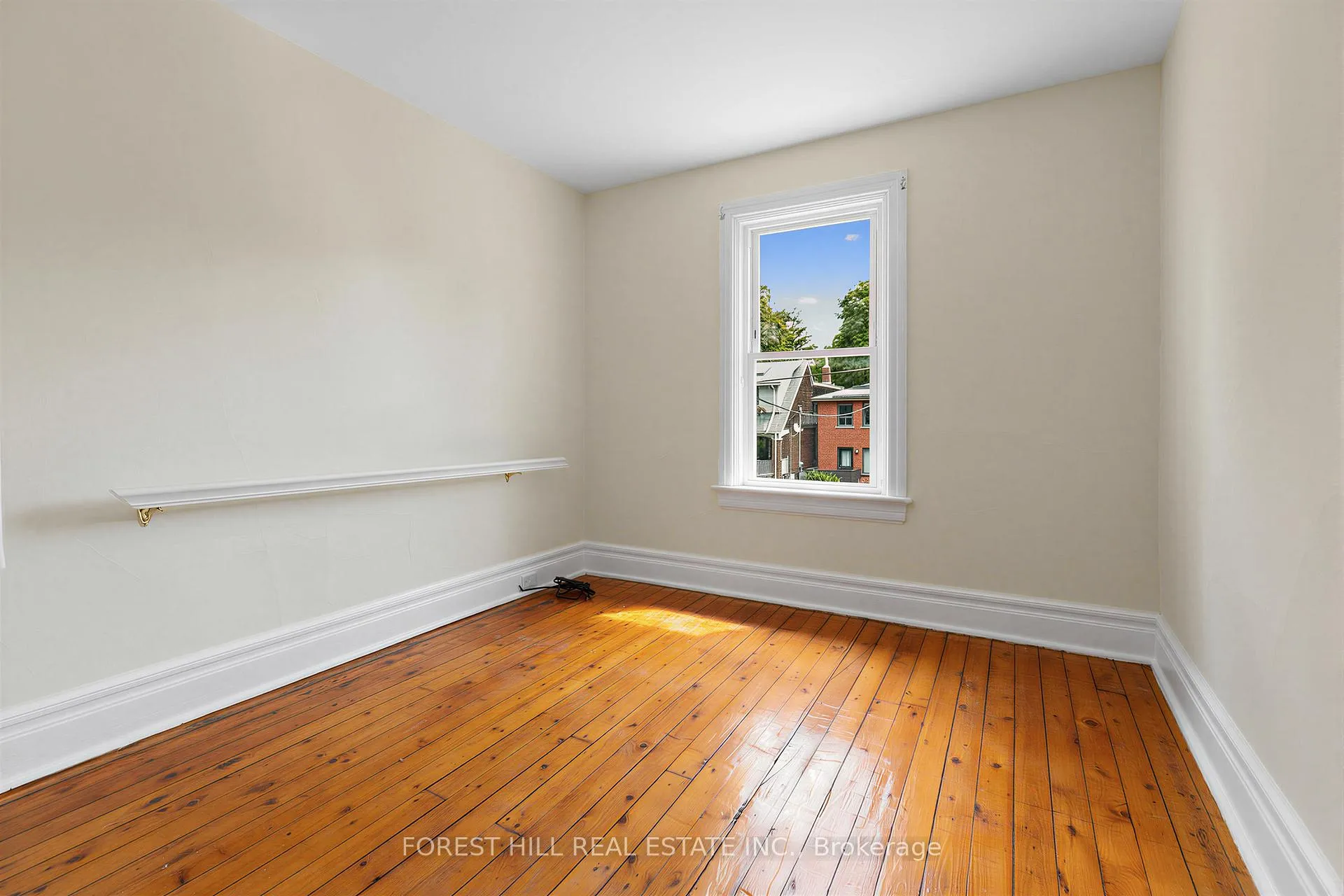 Photo 24 of 12 Osborne Avenue, Toronto, East End-Danforth — HOMEH