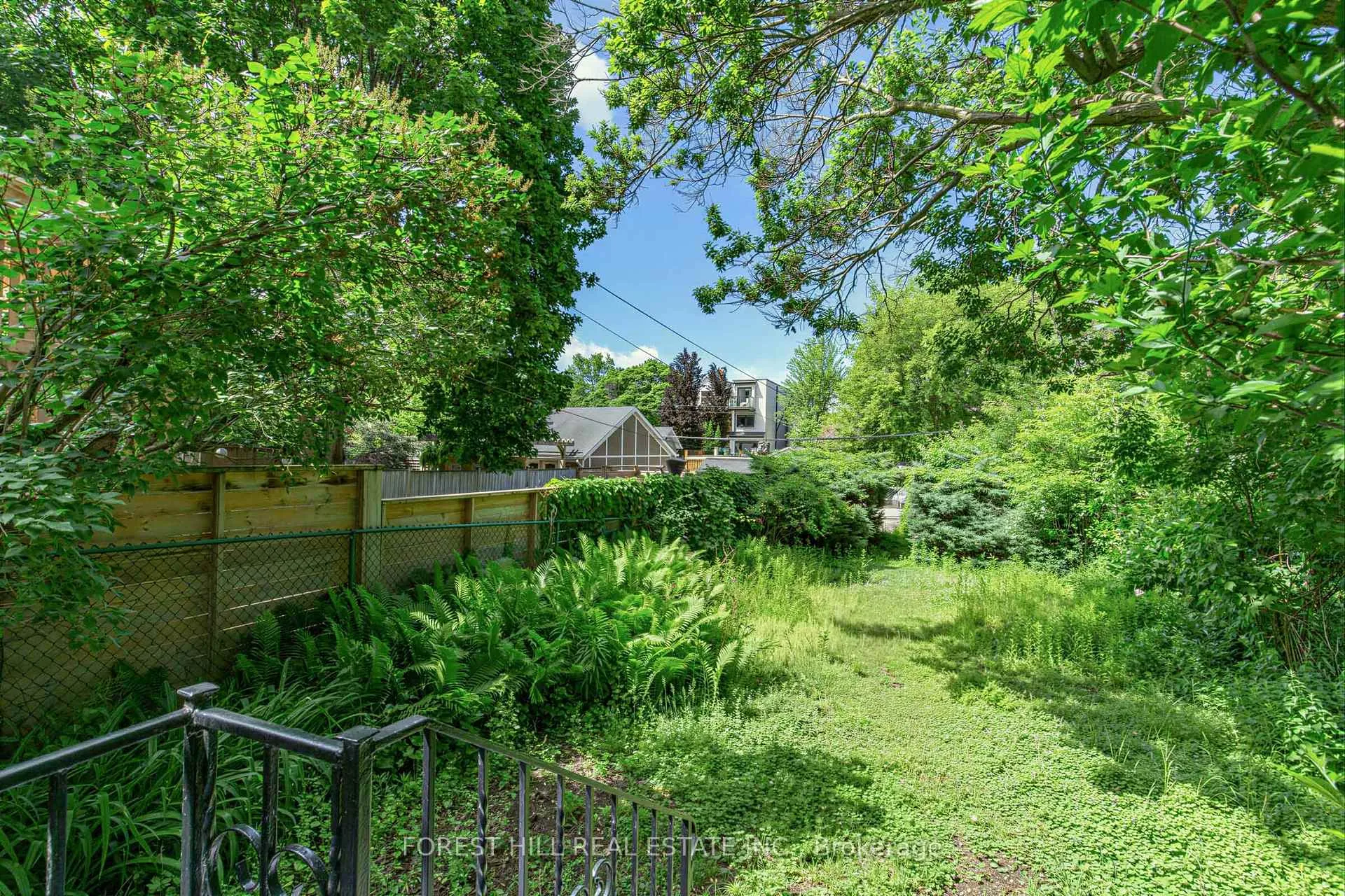Photo 30 of 12 Osborne Avenue, Toronto, East End-Danforth — HOMEH