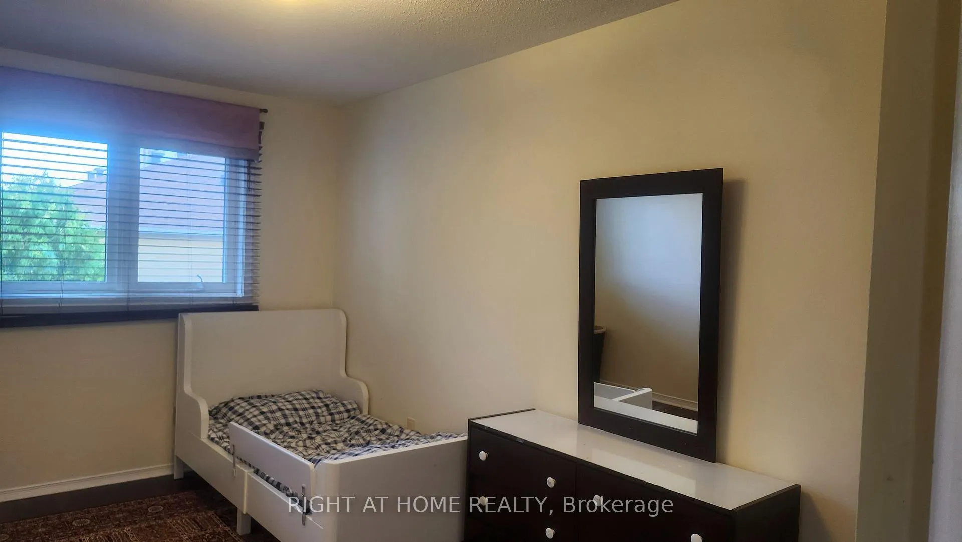 Photo 17 of 59 Havenhurst Crescent, Ottawa, Hunt Club Park/Greenboro — HOMEH