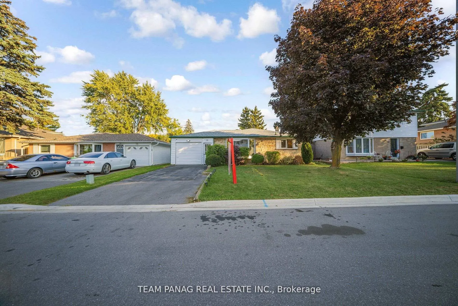 Photo 2 of 71 Watson Crescent, Brampton, Brampton East — HOMEH
