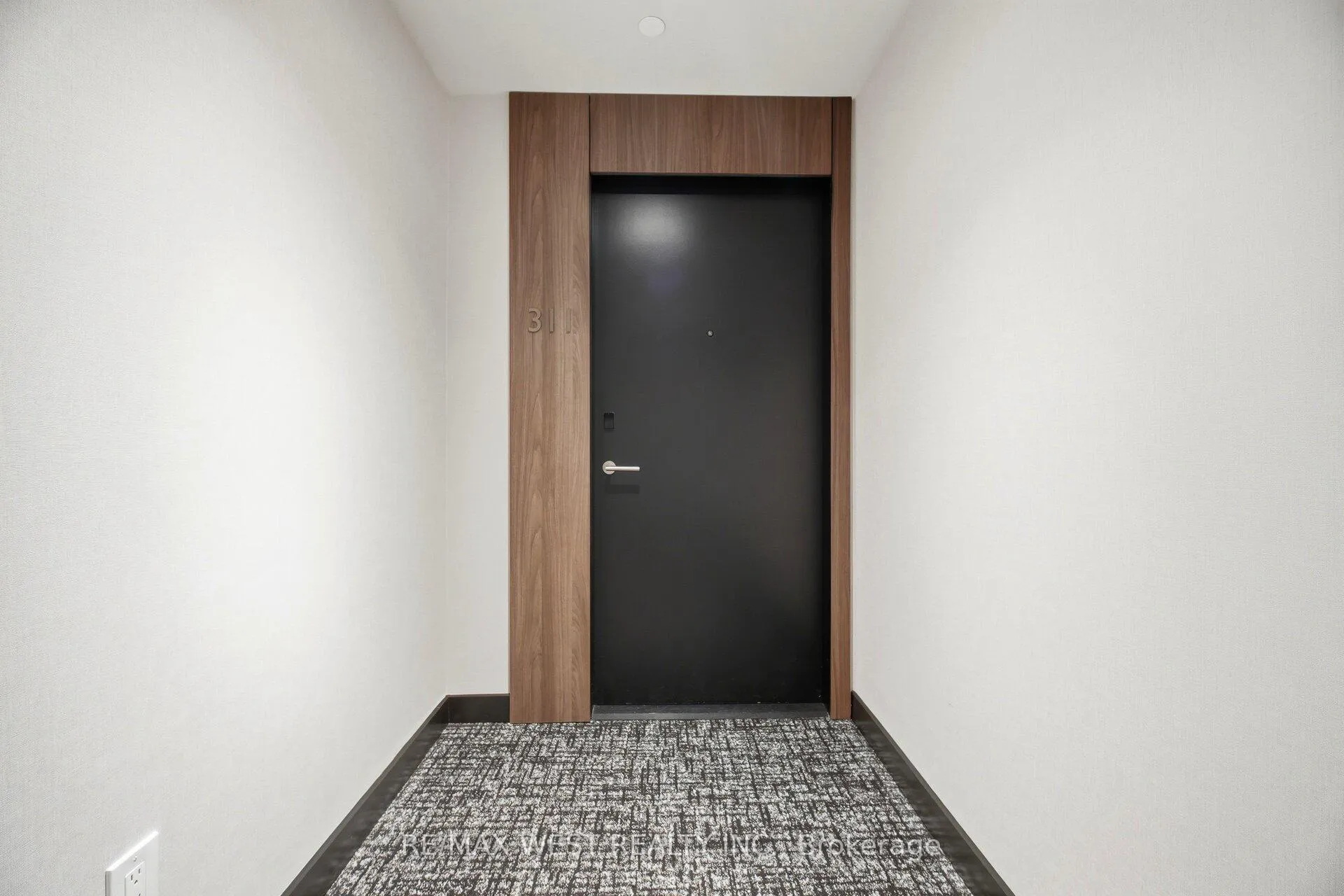 Photo 6 of Unit 311, 2501 Saw Whet Boulevard, Oakville, Glen Abbey — HOMEH