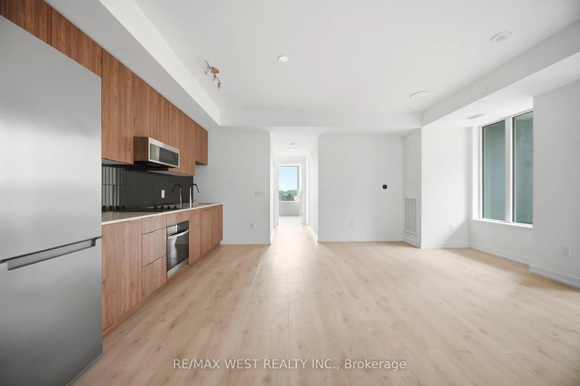 Photo 10 of Unit 311, 2501 Saw Whet Boulevard, Oakville, Glen Abbey — HOMEH