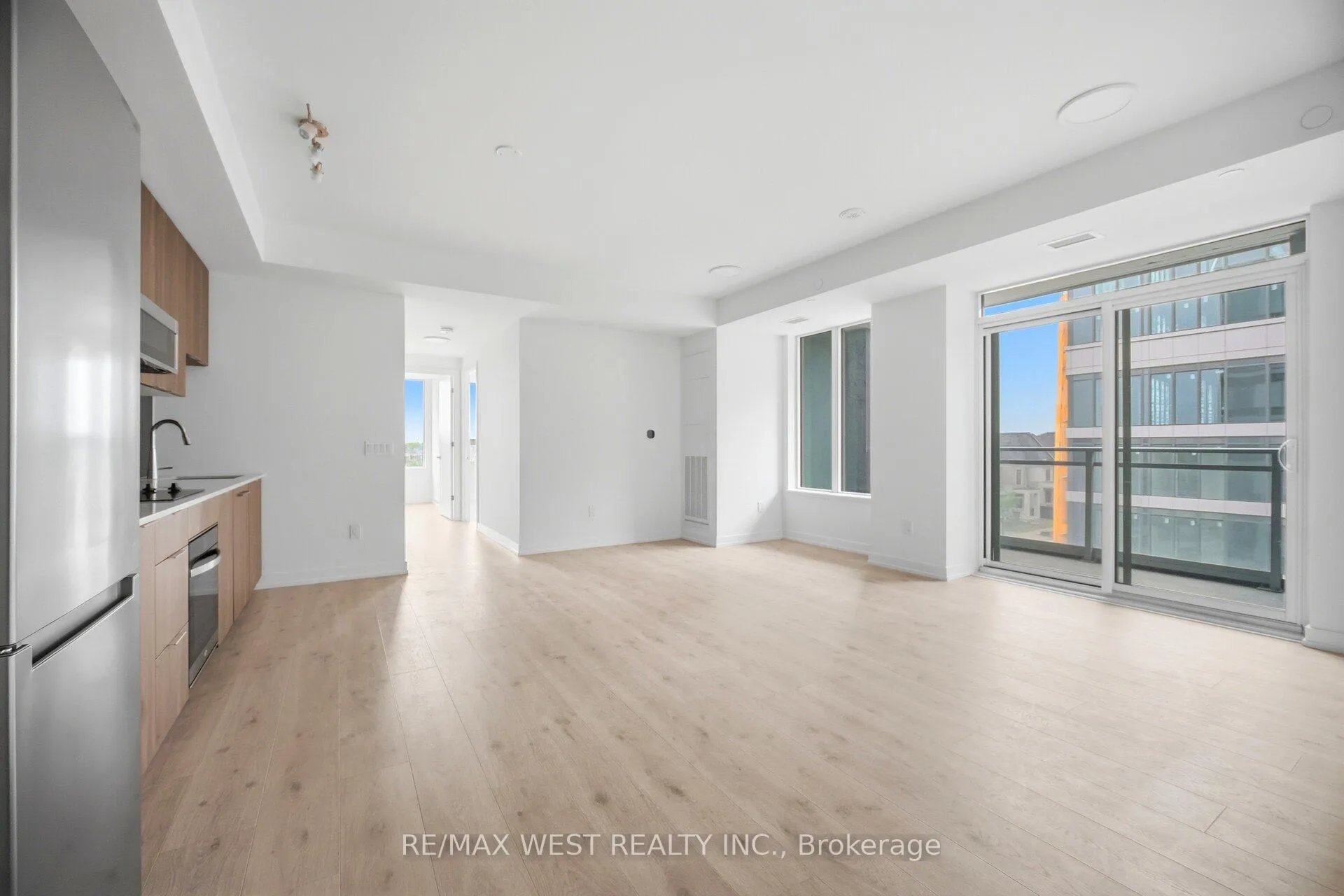 Photo 13 of Unit 311, 2501 Saw Whet Boulevard, Oakville, Glen Abbey — HOMEH