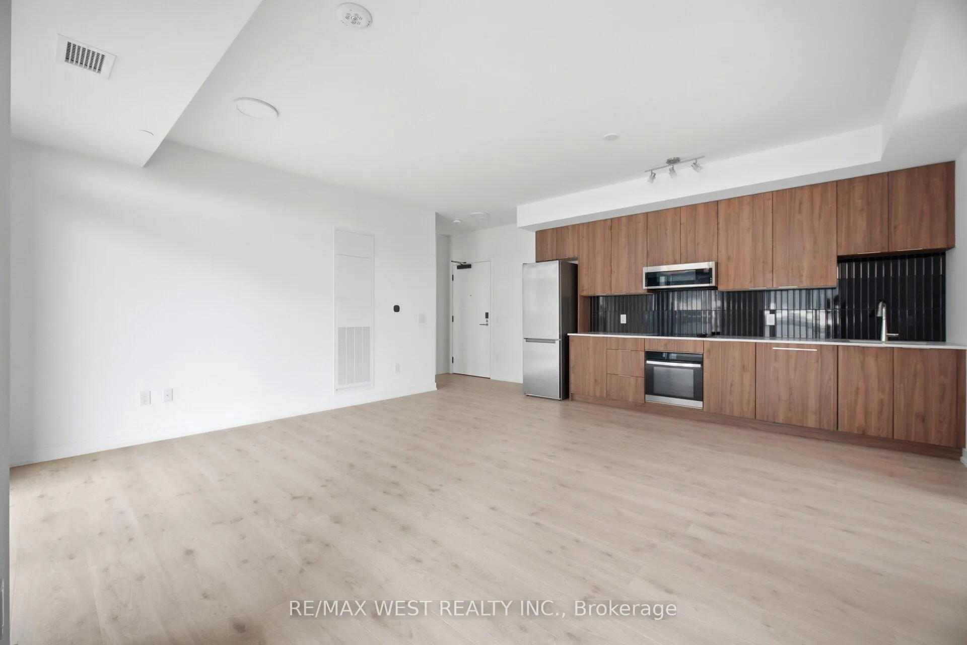 Photo 14 of Unit 311, 2501 Saw Whet Boulevard, Oakville, Glen Abbey — HOMEH