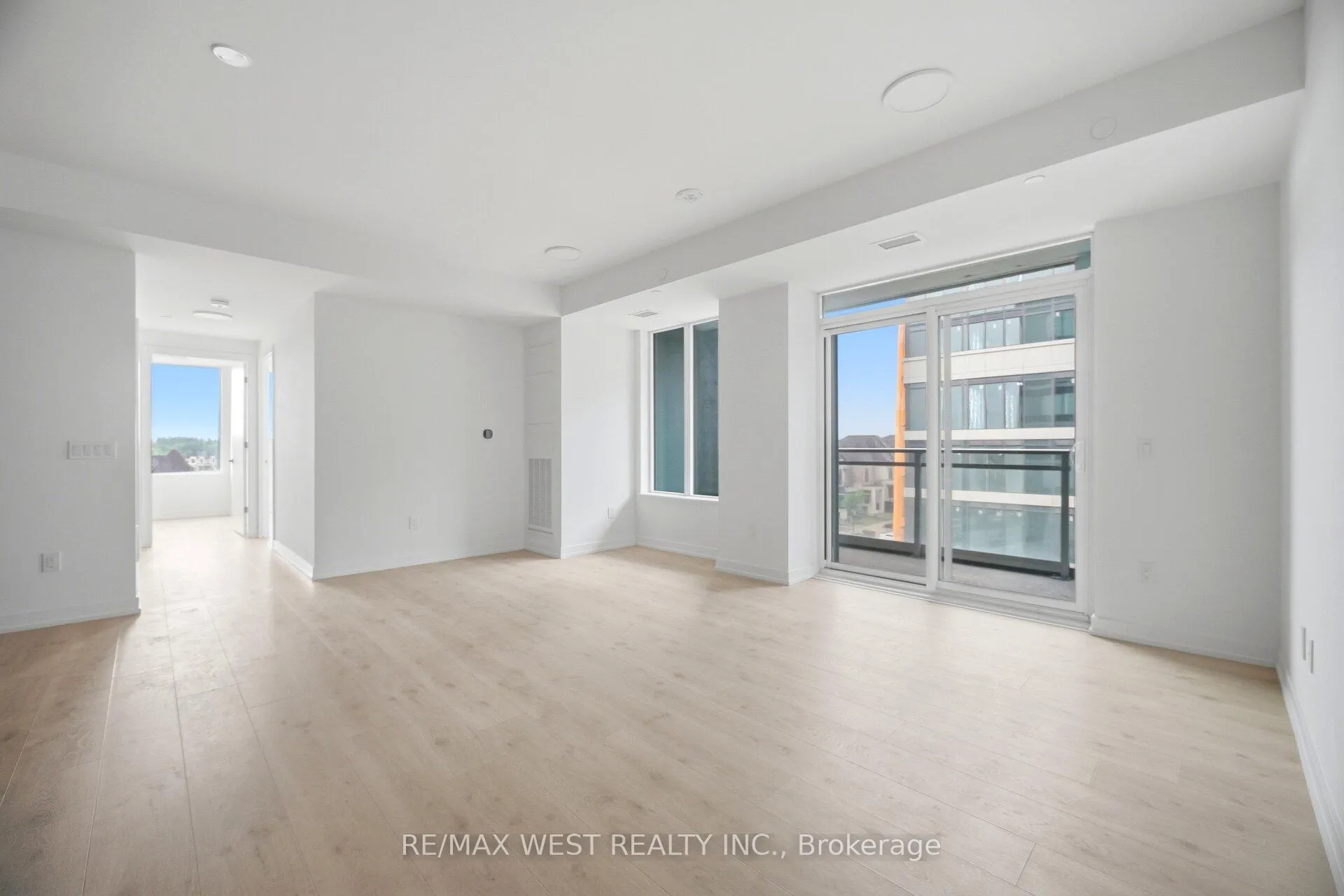 Photo 16 of Unit 311, 2501 Saw Whet Boulevard, Oakville, Glen Abbey — HOMEH