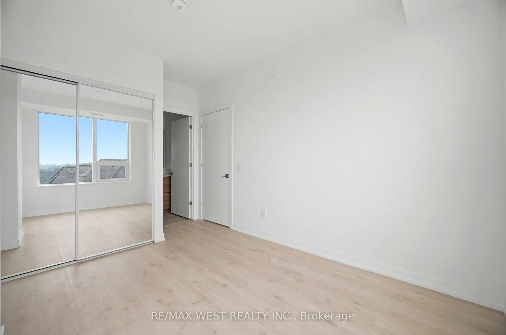 Photo 18 of Unit 311, 2501 Saw Whet Boulevard, Oakville, Glen Abbey — HOMEH