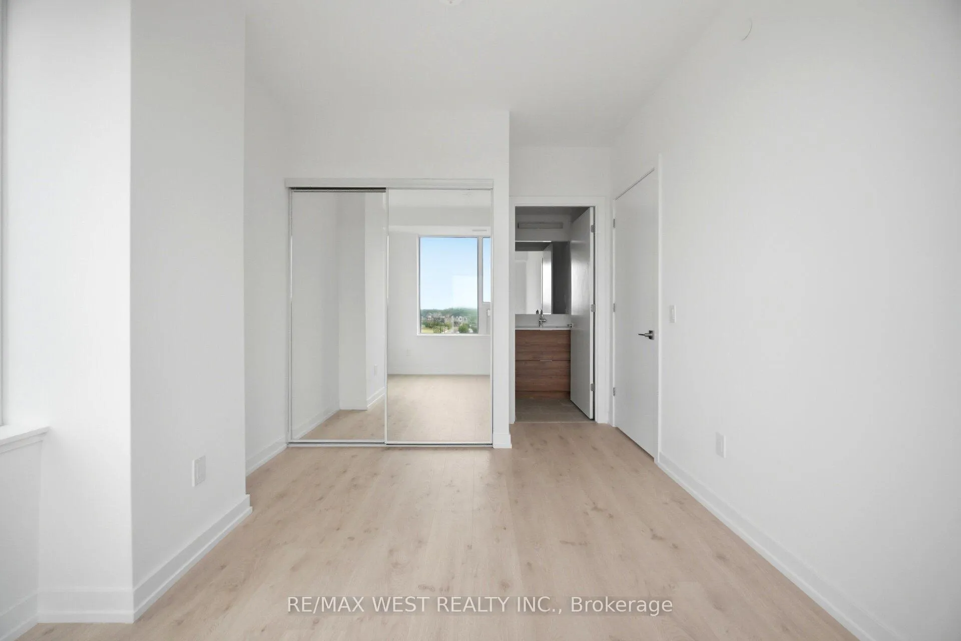 Photo 19 of Unit 311, 2501 Saw Whet Boulevard, Oakville, Glen Abbey — HOMEH