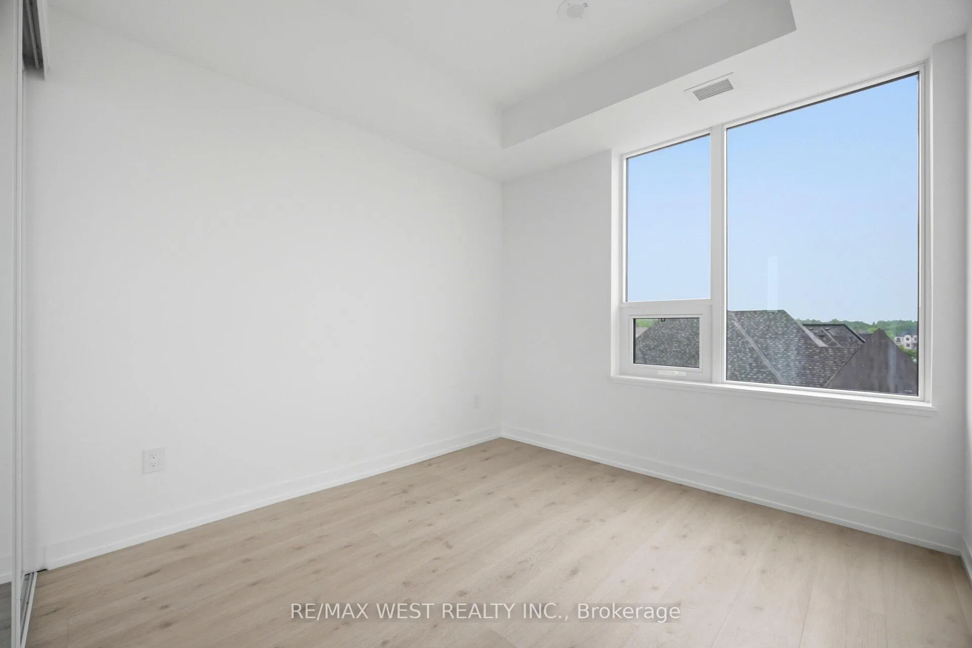 Photo 21 of Unit 311, 2501 Saw Whet Boulevard, Oakville, Glen Abbey — HOMEH