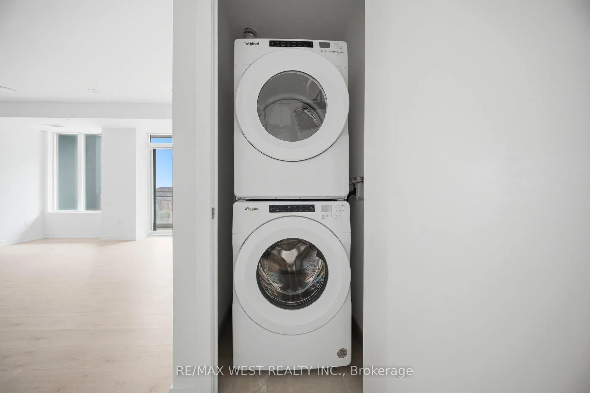 Photo 27 of Unit 311, 2501 Saw Whet Boulevard, Oakville, Glen Abbey — HOMEH